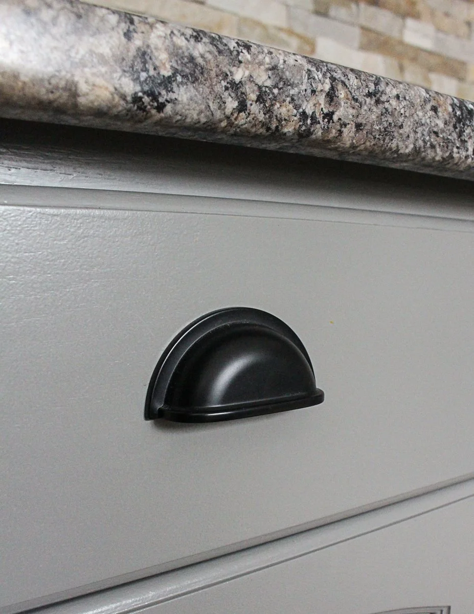 How-To-Paint-Kitchen-Cabinets_-13.jpg