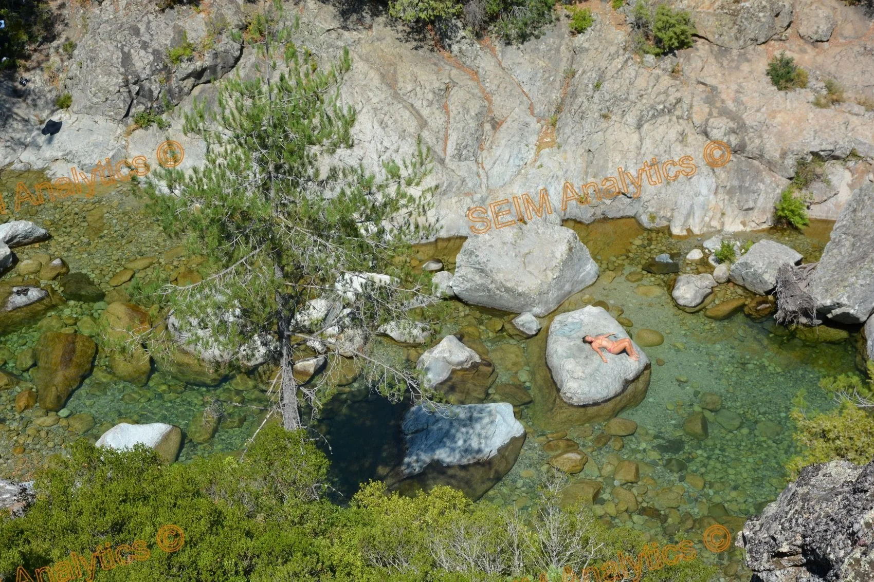 The crystal-clear river and natural pools of Tavignano gorge