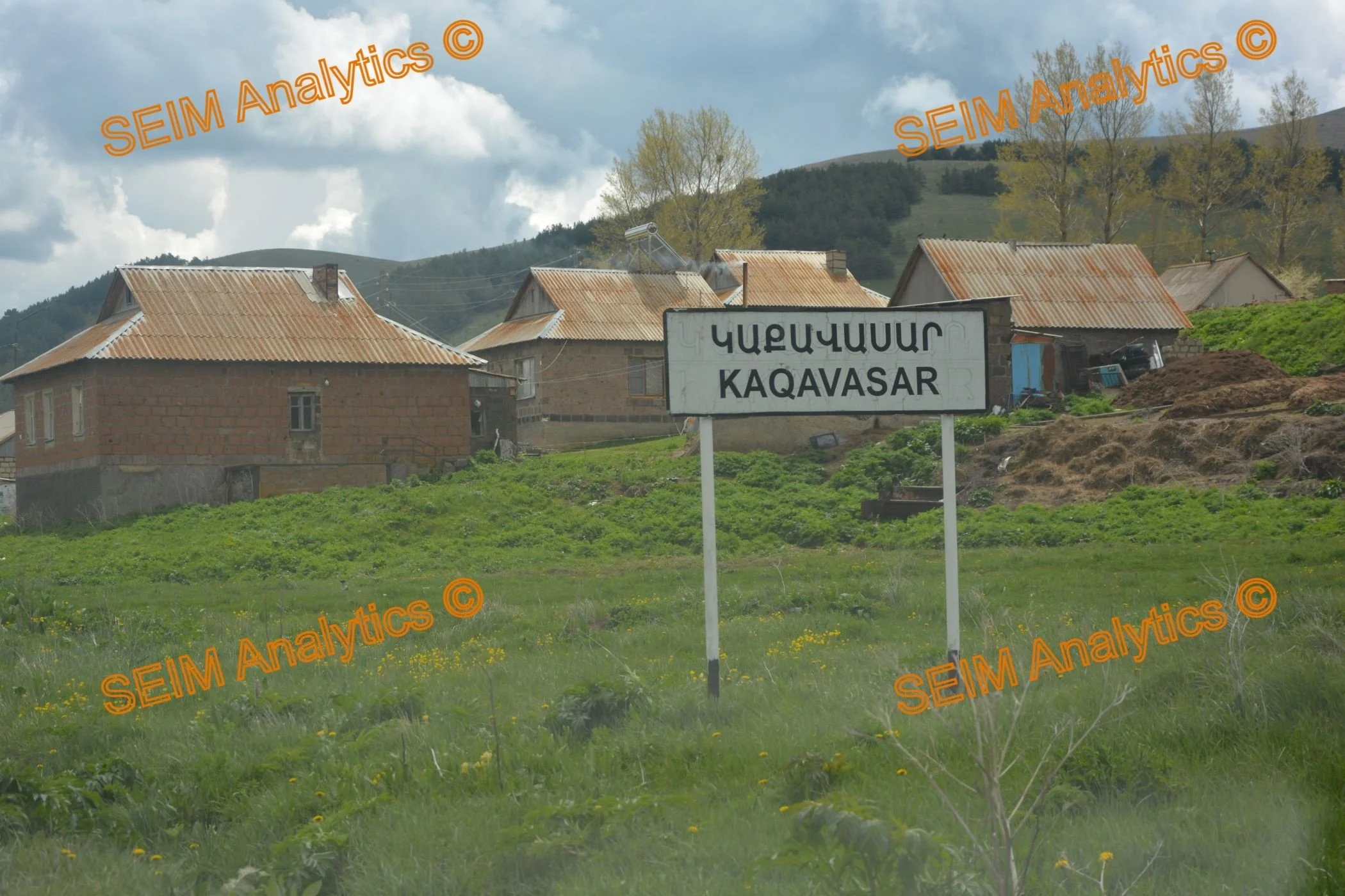 Kaqavasar in the Sarapat Valley in Northern Shirak Province is a good starting point for a half-a-day hike towards Gyumri. See SEIM Sports and Mountaineering pages (forthcoming)