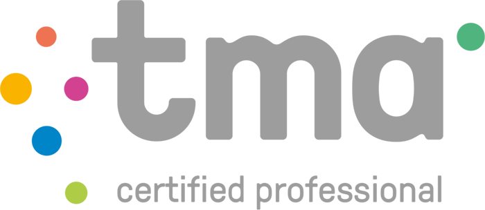 TMC gecertificeerd professioneel logo met gekleurde stippen.