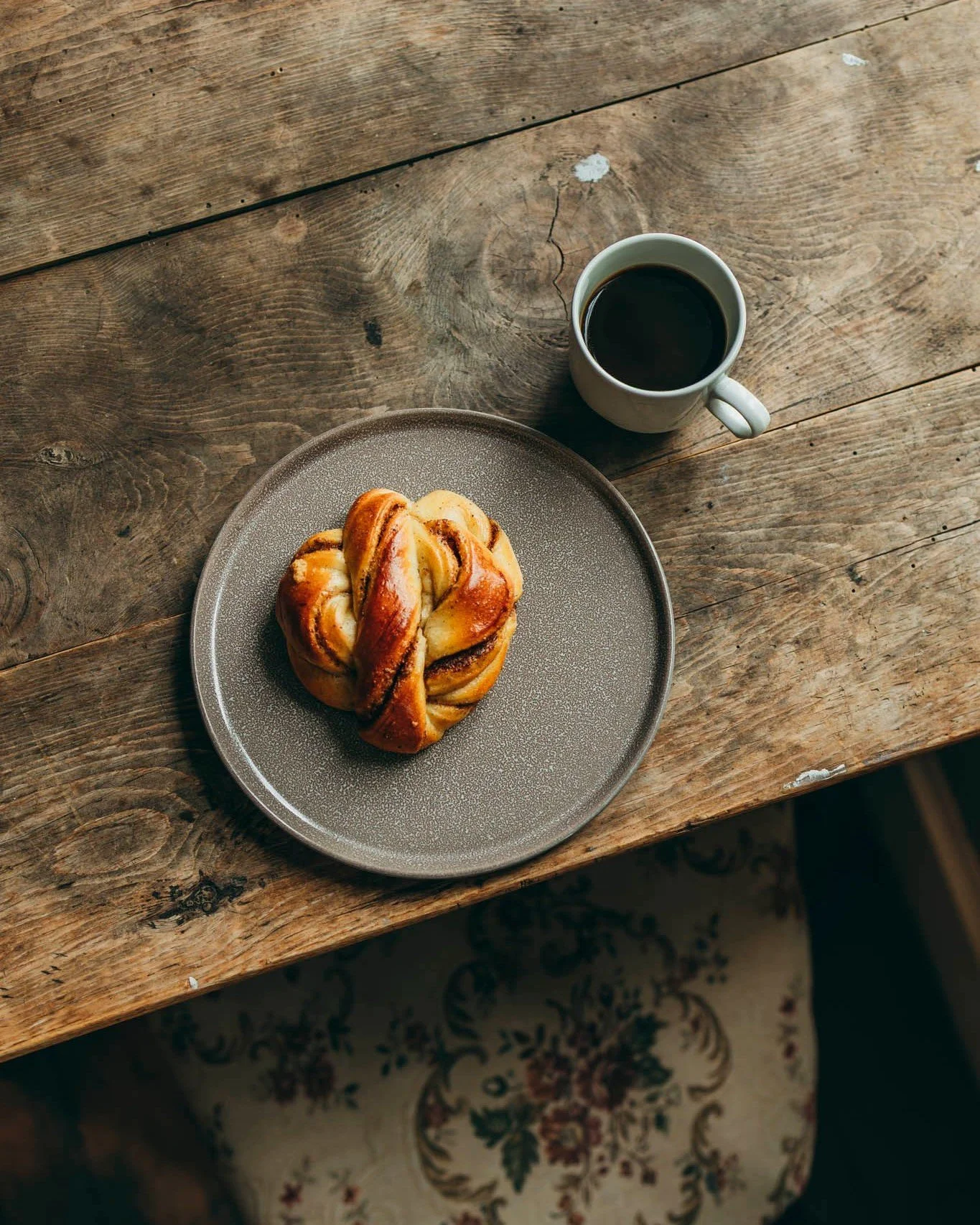 From sunrise to afternoon ☕🧇 Coffee, waffles &amp; sea views. Open every day 09&ndash;17.

#nesland #visitnesland #fiskev&aelig;retnesland #lofoten #caf&eacute;