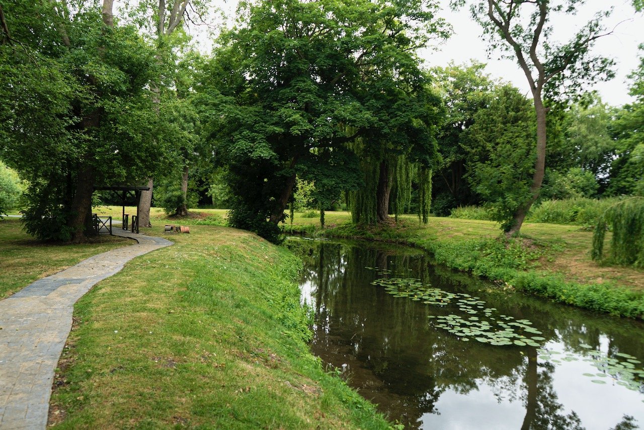 Riverside Walk, Abbey Chase