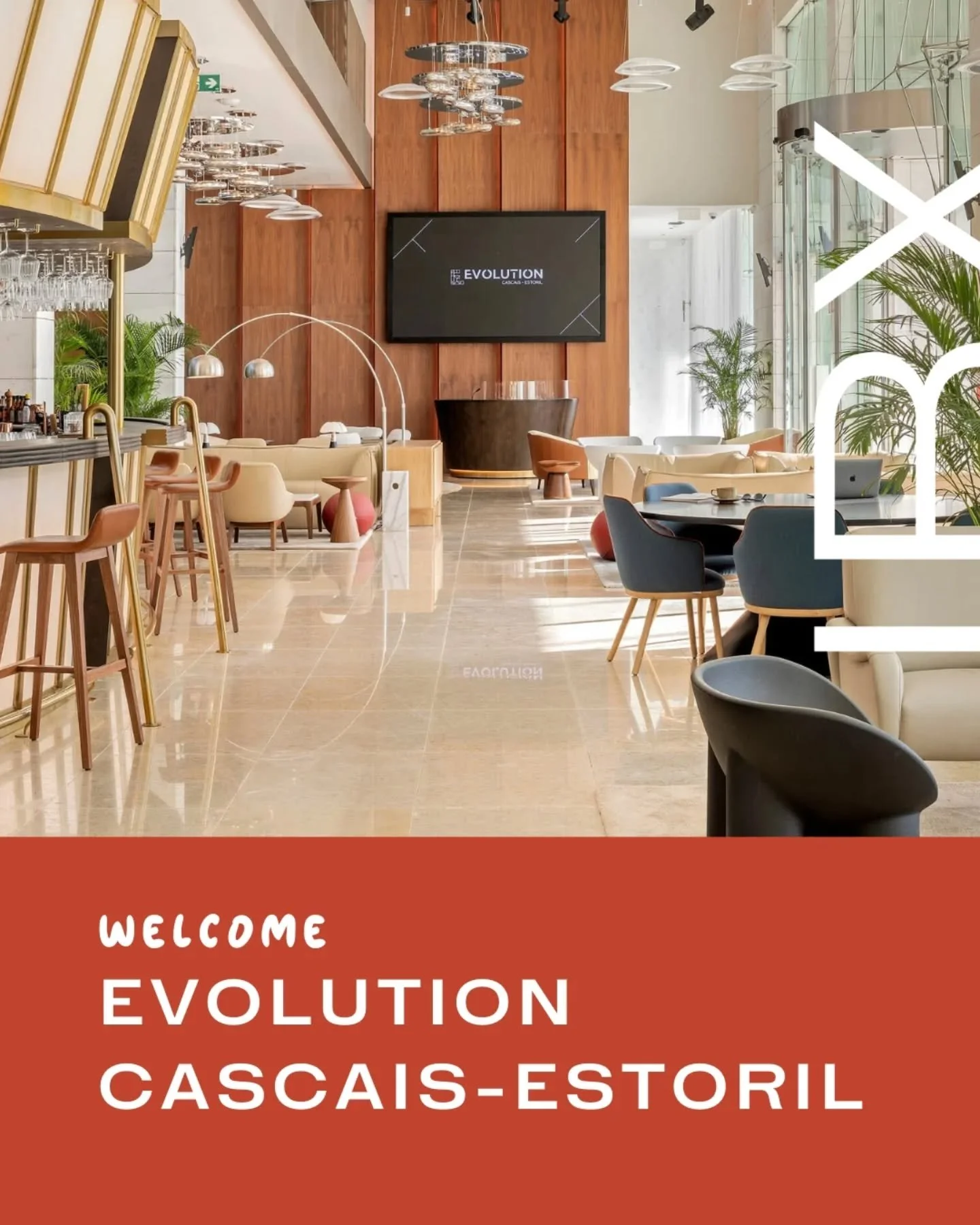EVOLUTION Cascais-Estoril doesn&rsquo;t follow the usual hotel script.

It&rsquo;s a lifestyle concept with check-in kiosks, co-working style spaces, late-night energy and sea views from the rooftop. That mix makes it especially interesting for moder