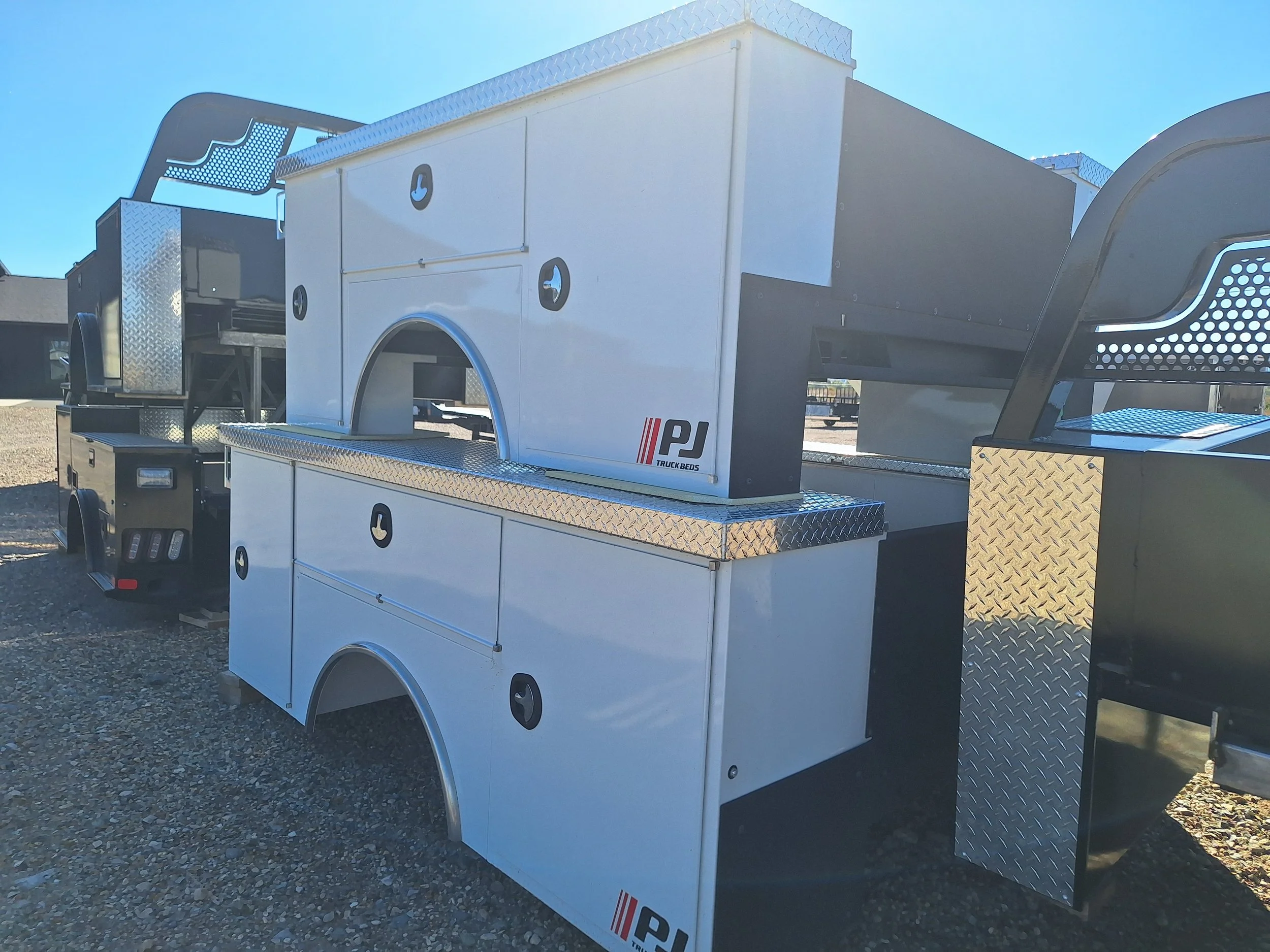 PJ CMG Steel Service Body | DRW