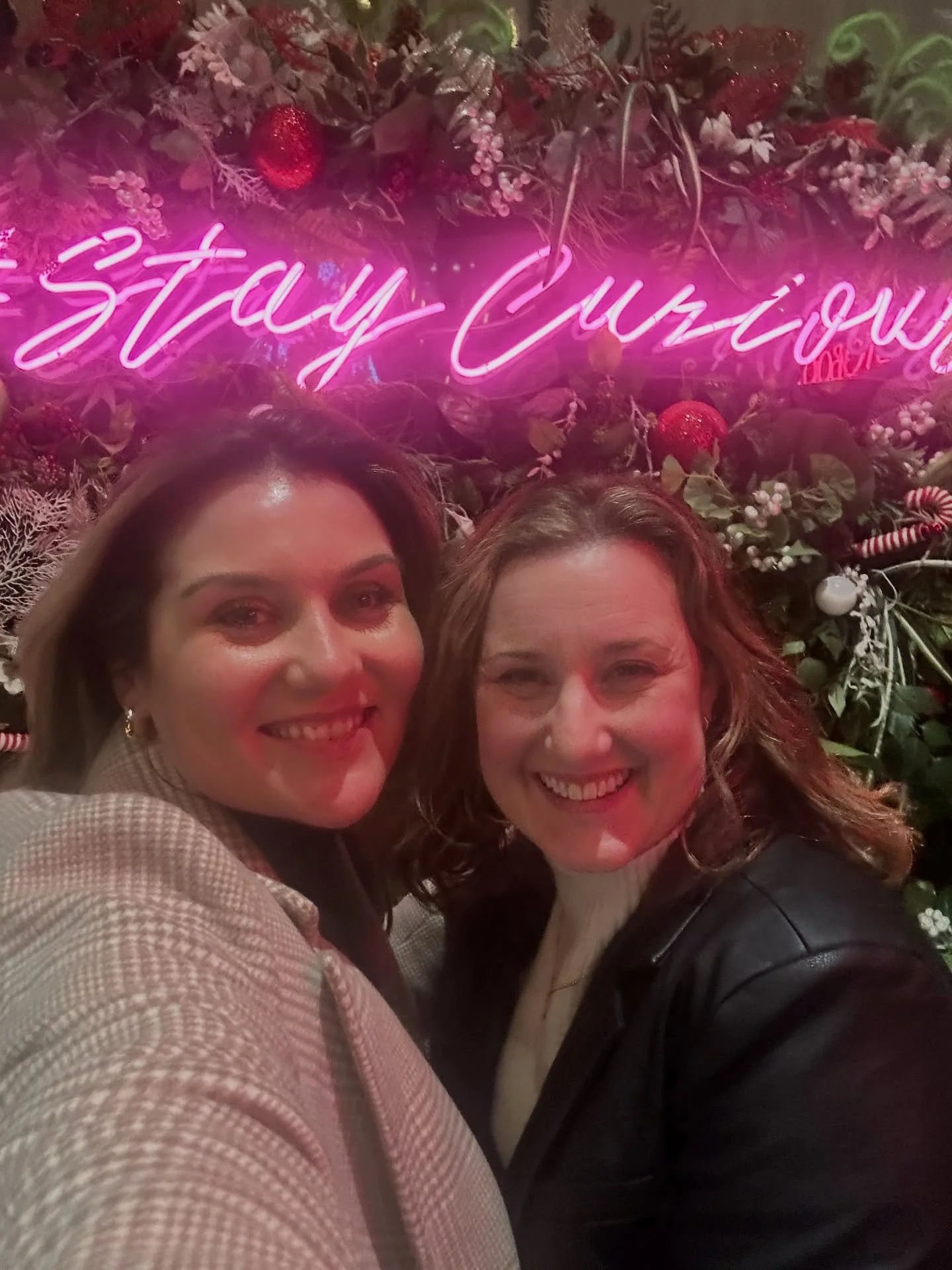 Filmed our latest podcast today! The Christmas edition! 🧑&zwj;🎄🎄it&rsquo;s a thought provoking one.

Lucia Berry, Chair of @thepogp (wowzers), Senior Lecturer at @bruneluni and creator of pelvic health modules was an honorary scouser for the day a