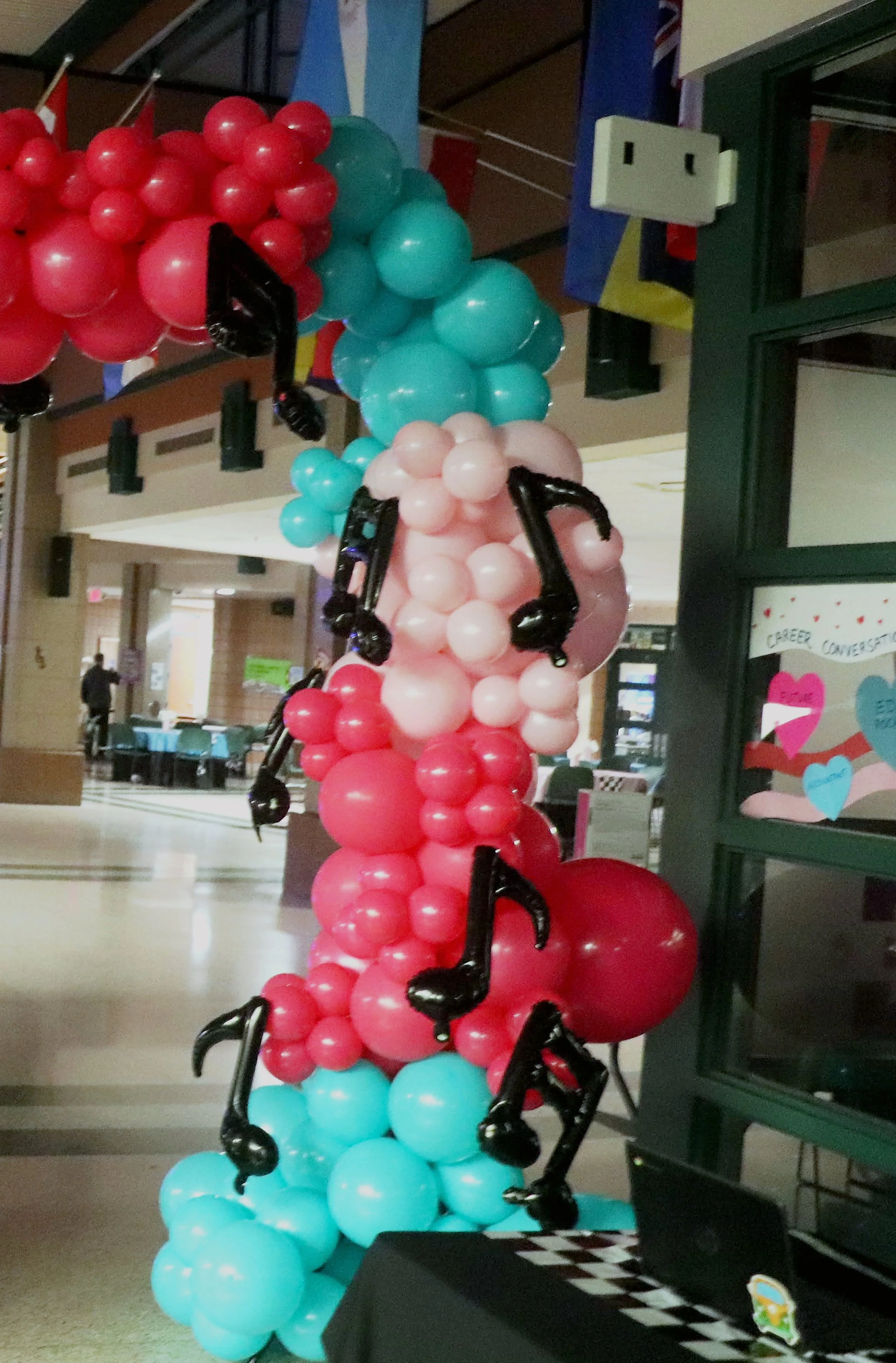 03-sock-hop-musical-balloon-detail.jpg