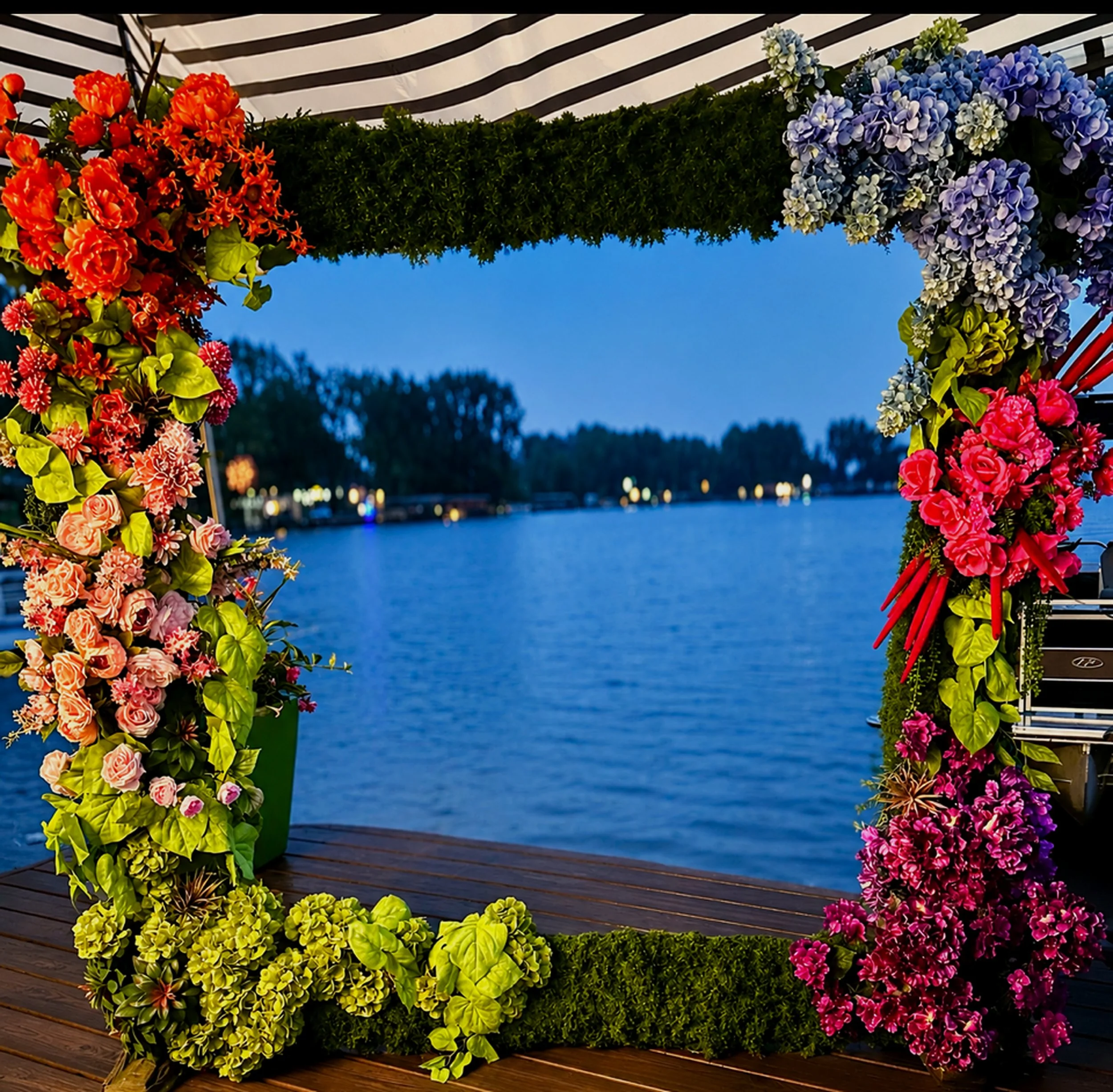 03-lakeside-floral-arch.jpg