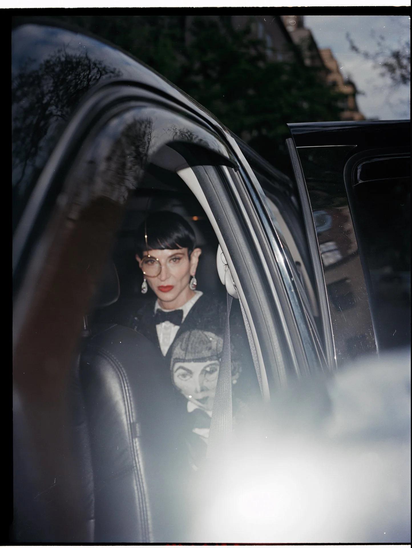 Behind the scenes of Amy Fine Collins on her way to the Met Ball in bold hair and makeup by Maysoon Faraj