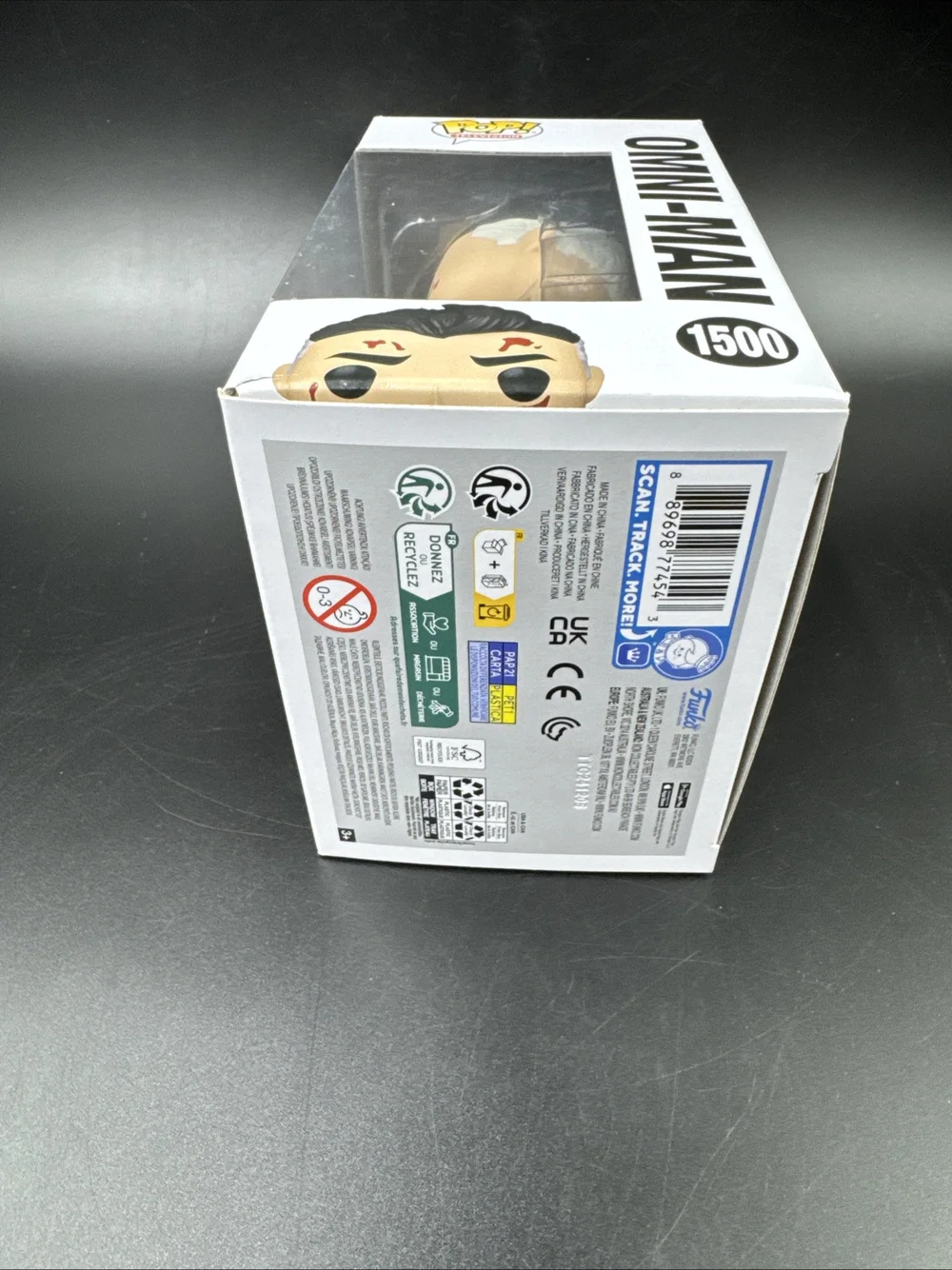 Funko Invincible Bloody Omni-Man Figurine exclusive Pop Vinyl 1500 avec protection anti-pop standard
