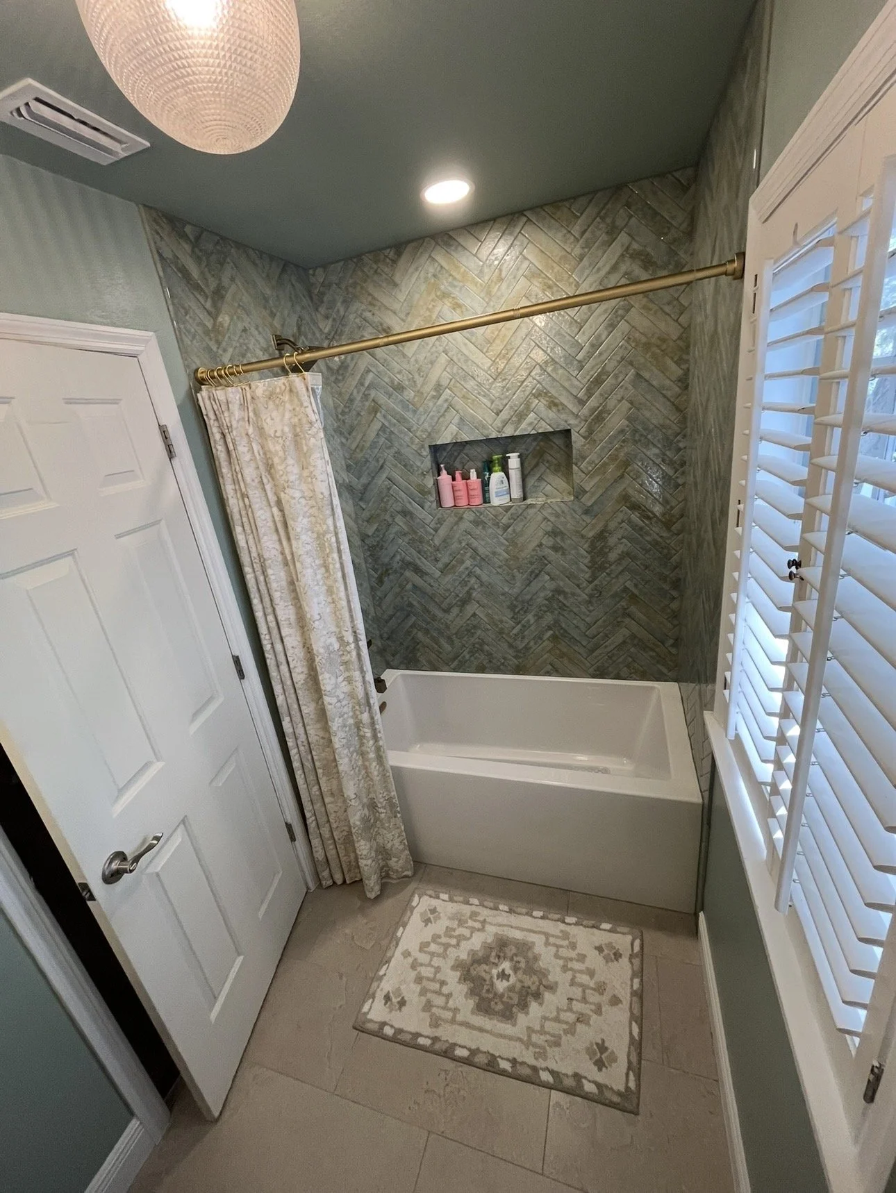 College Park Kids Bath