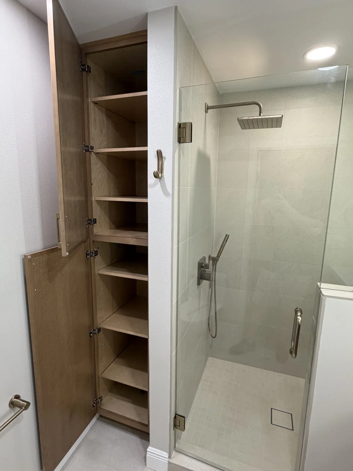 collins-bathroom-remodel-belle-isle-5-linen-cabinet.jpg