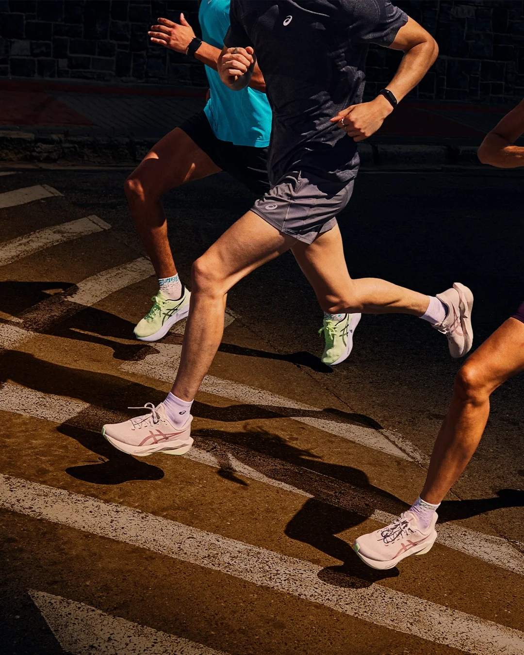 6a27ef5ecce87a02abe9f458_ASICS_NOVABLAST_6_AW26_06.webp