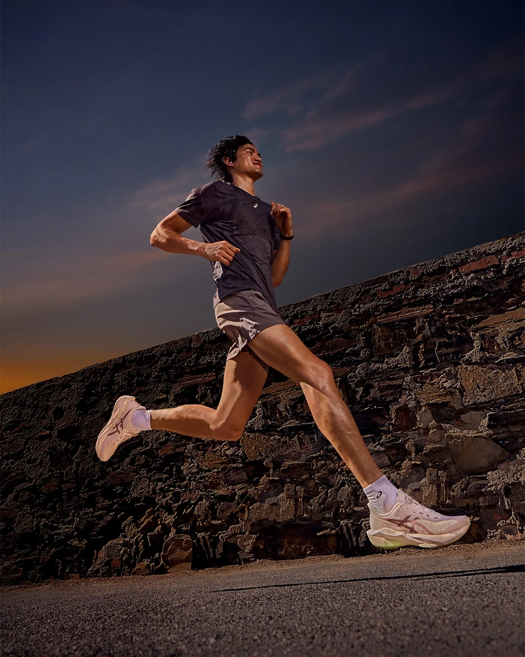 6a27ef82603950c1dfa01329_ASICS_NOVABLAST_6_AW26_08.webp