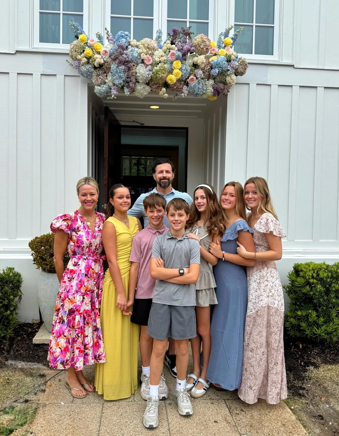 We stood, we sang, we worshiped our Savior.

And in that little Seaside chapel, heaven felt very close.

Grateful for a God who meets us anywhere.

Happy Easter friends! 

XOXO, 
Team Andrus