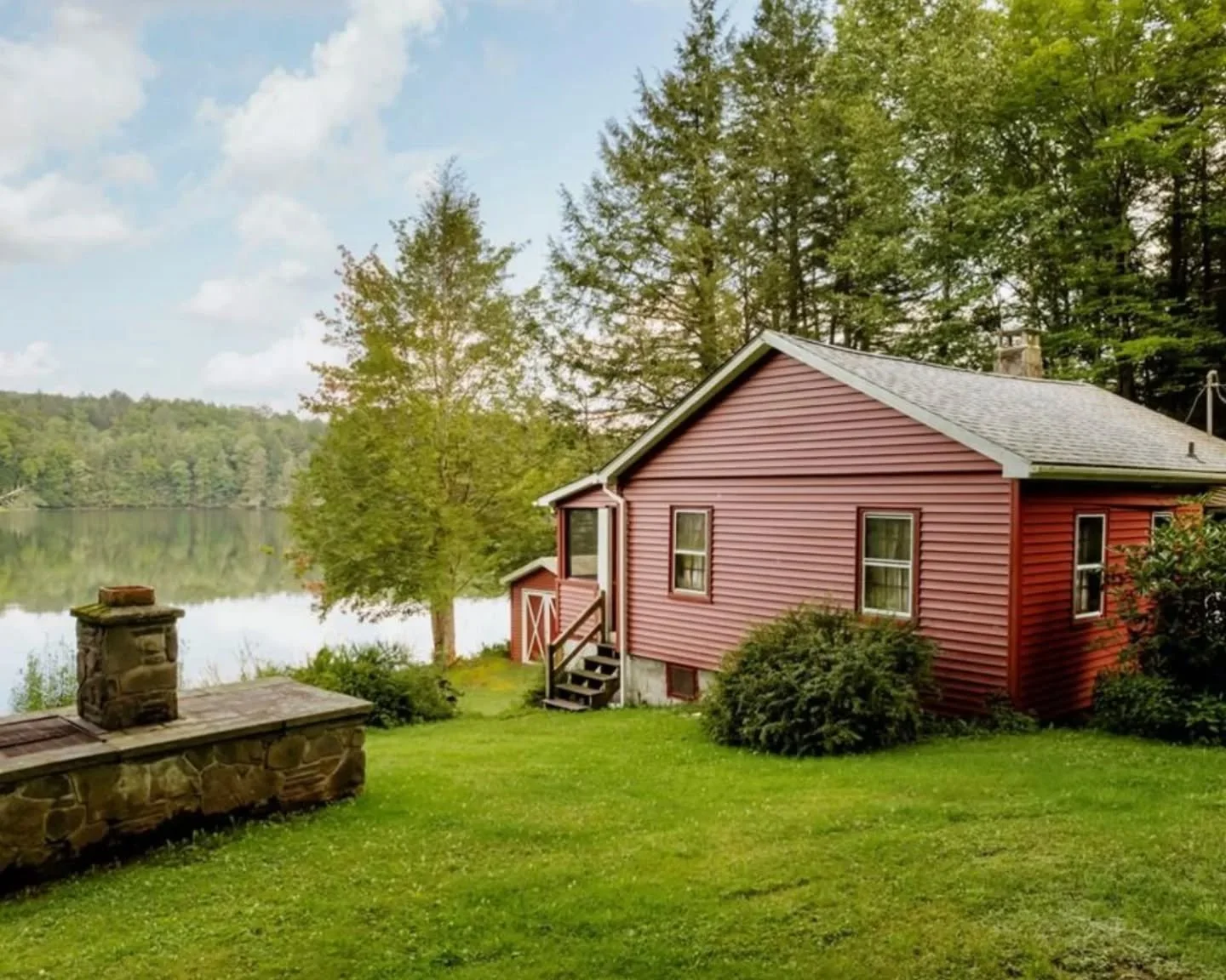 Thinking of Buying or Selling in Upstate New York? Let Irene Nikolai of Upstate Broker guide you home.

Whether you're searching for your forever home in the Catskills or preparing to sell a cherished property in Sullivan County, Irene brings deep lo
