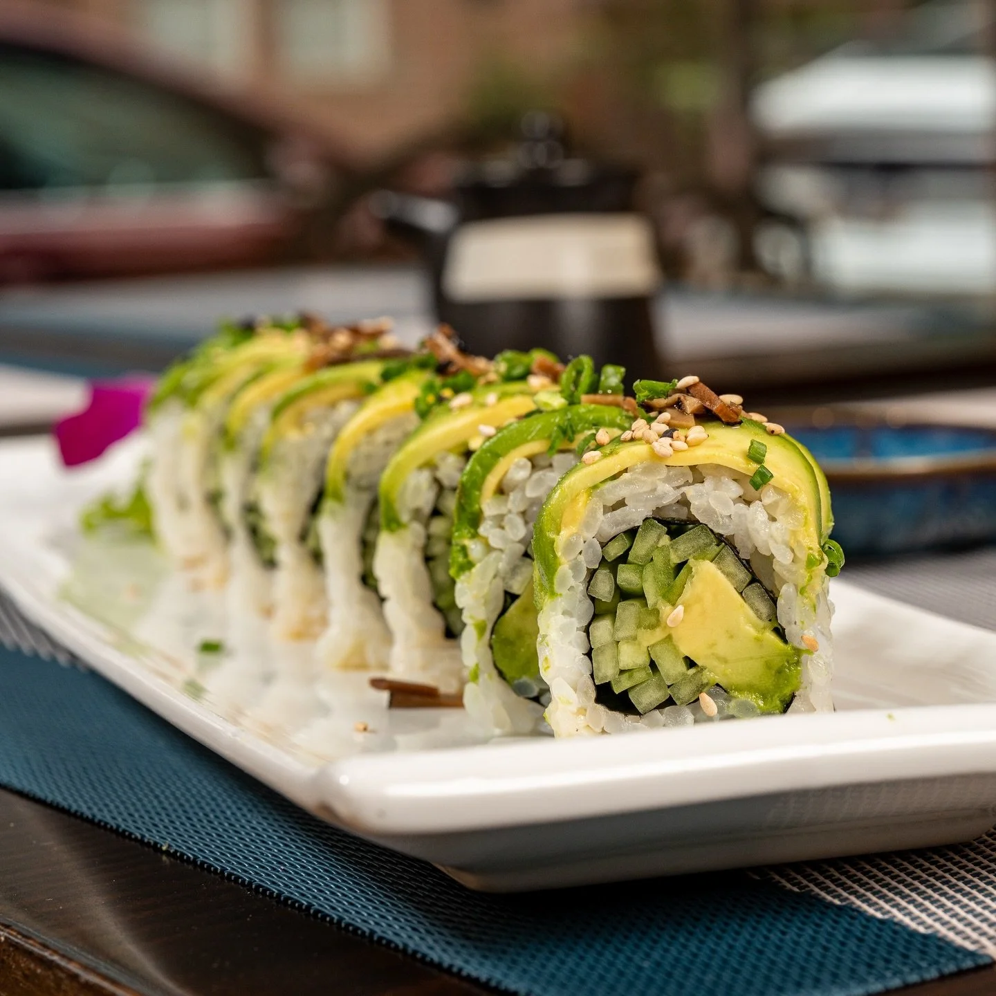 Try something new this week like our Truffle Avocado roll 🥑 Made with fresh avocado, cucumber, kampyo, topped with avocado slices, truffle oil drizzle, black sesame seeds, and scallions

Take it to go or dine with us!