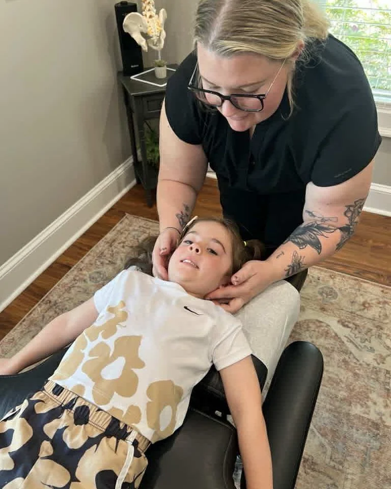 Nothing starts your weekend off better than an adjustment! 🖤🌼 Happy Friday from all of us at The Local, we hope everyone has a great weekend, and we will see you Monday!