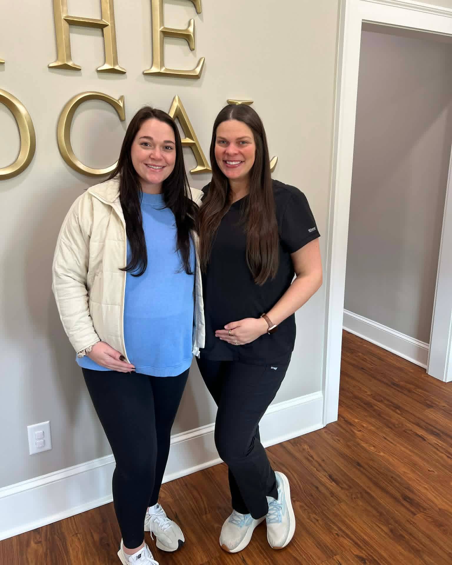 Last prenatal adjustment for this sweet Mama! It has been such a joy supporting her throughout her pregnancy. 🤰🏻We hope you're enjoying all the precious newborn cuddles! 💙