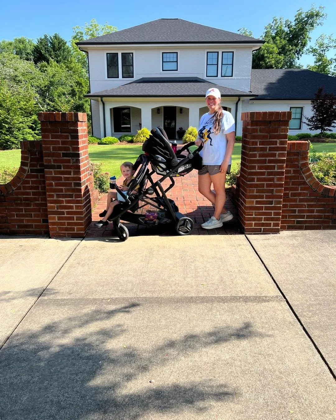 Did you know that The Local is conveniently located right on The Thread? ☀️🚶&zwj;♀️🐾

If you take a left out of our office&rsquo;s back entrance, you&rsquo;ll find a more leisurely, shady walk that winds behind Local Groundz Coffee Co., around the 