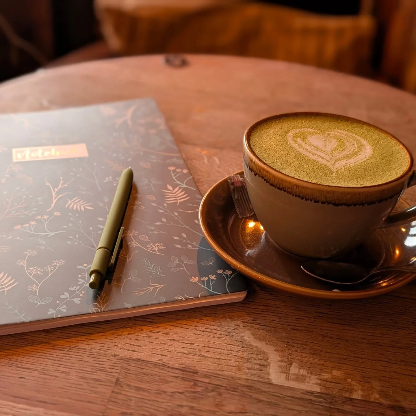 ➡️ I heard that matcha is good for us so thought I'd try it, but what looks like a picture of serenity and calm as I contemplate doing some writing in a cosy cafe, turned into me wincing and contorting my face at the taste 😂! 

Does anyone actually 