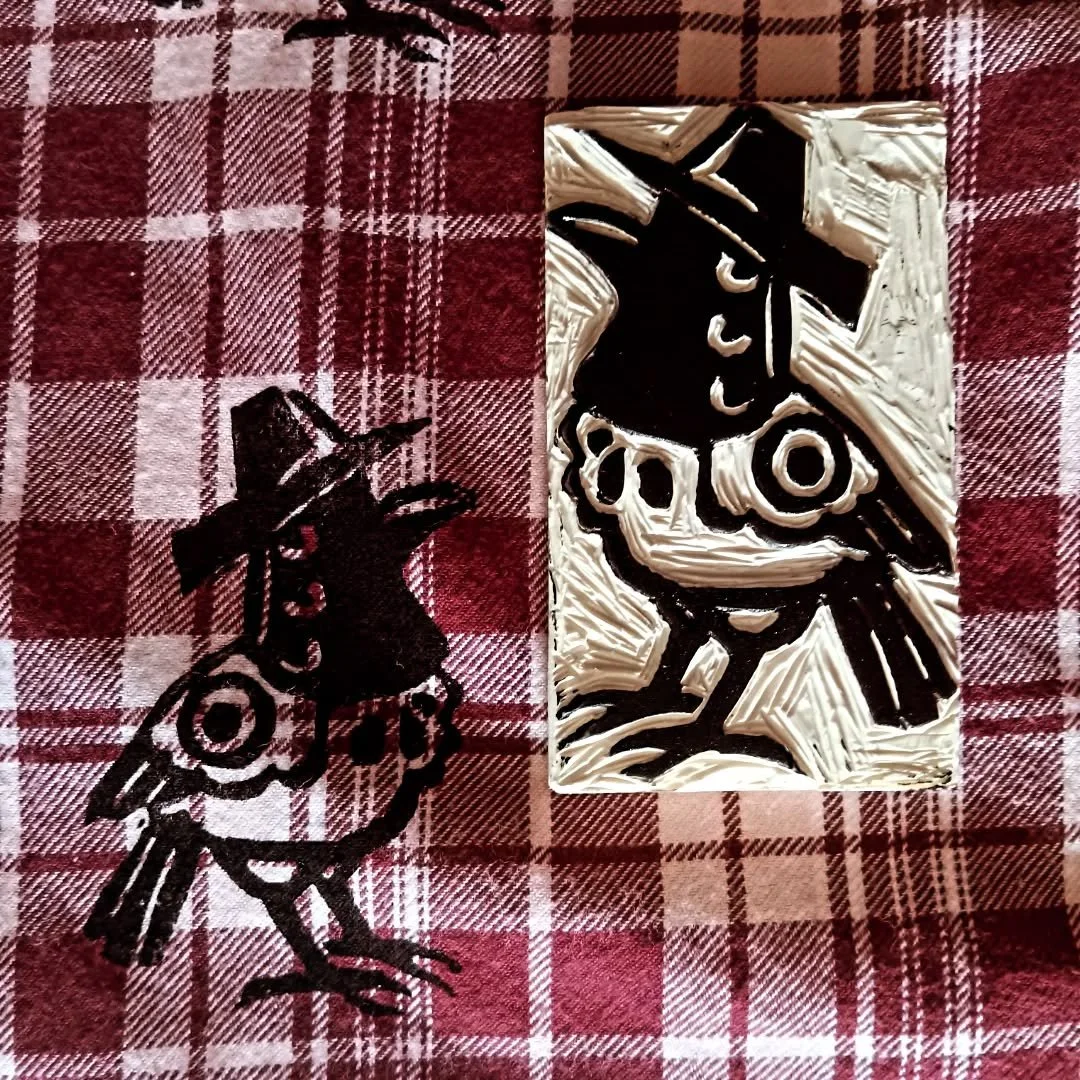 Dress up (your wardrobe) for Halloween 🎃!

Not only are you encouraged to come in costume tomorrow to @differentfolkshfx market (they'll have all-ages trick-or-treat stations!), but I'll be doing fabric printing, so can print permanent, wash-safe de