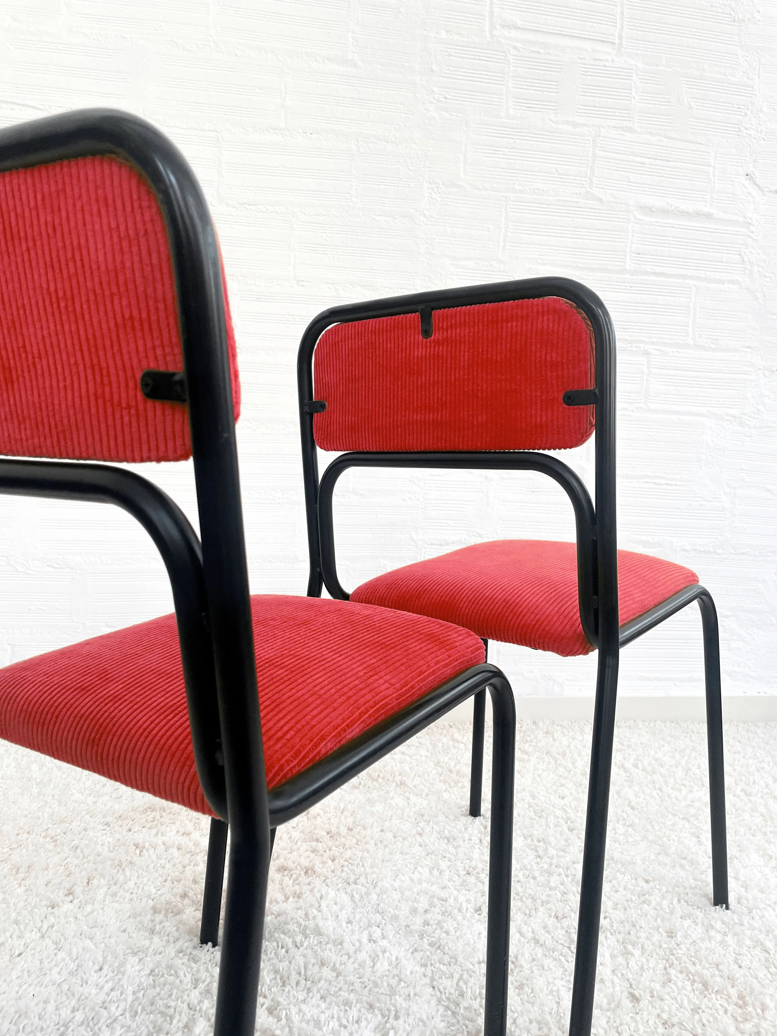Sillas Bauhaus de los años 70. Italia. Tapizado rojo. Monda Lironda Vintage
