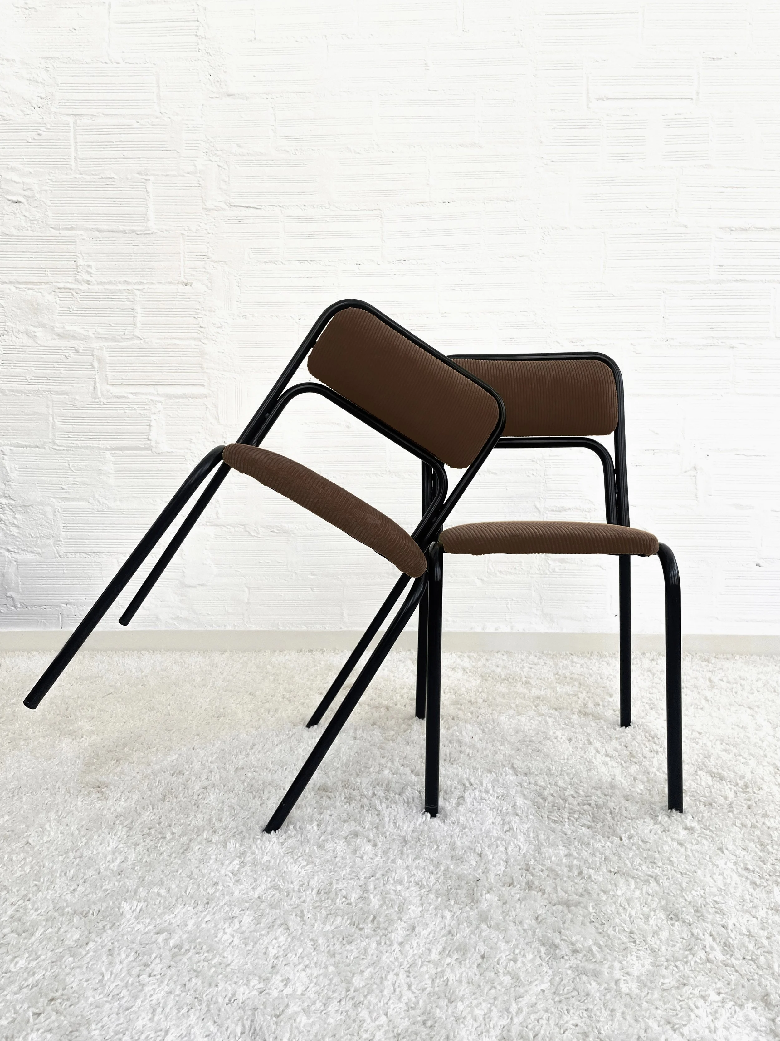 Sillas Bauhaus de los años 70. Italia. Tapizado chocolate. Monda Lironda Vintage