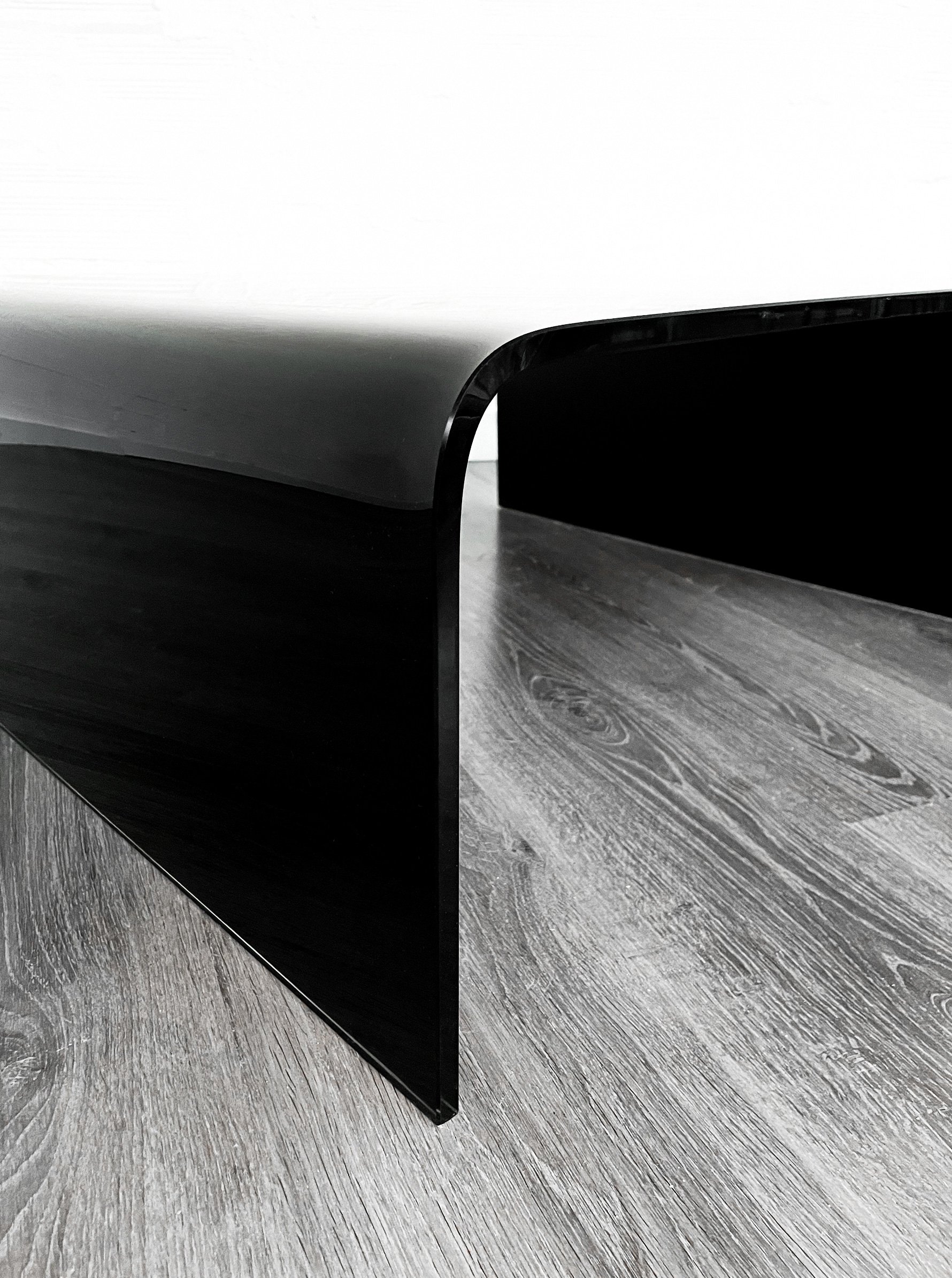 Mesa de centro cristal curvado negro. 60s- 70s. Monda Lironda Vintage
