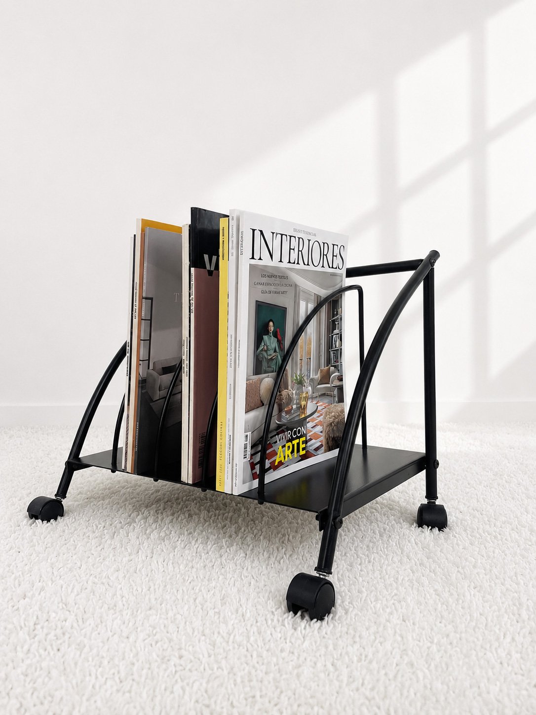 Revistero / soporte para vinilos con ruedas. 90s. Monda Lironda Vintage