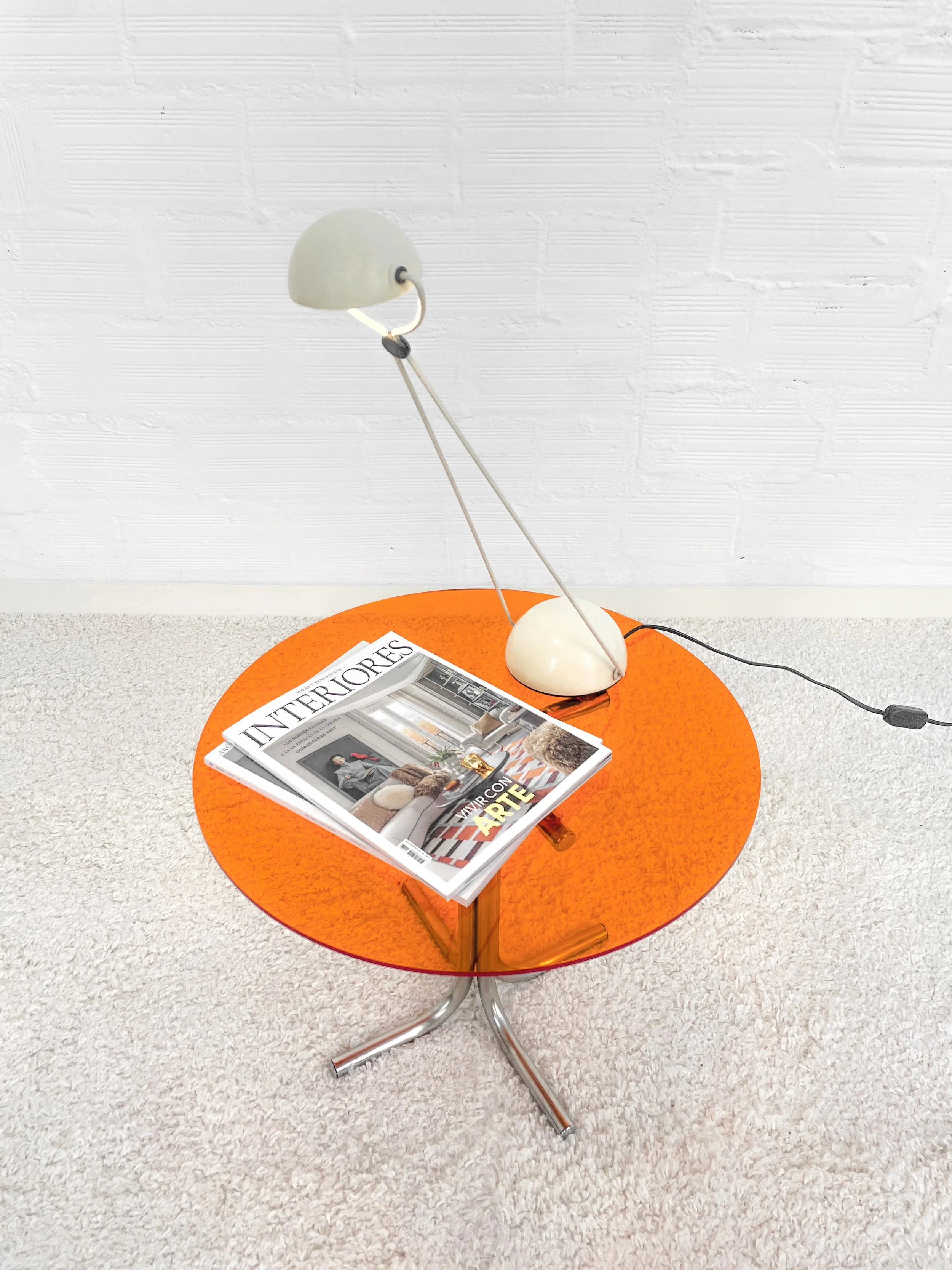 Mesa centro vintage. Sobre color naranja. 70s. Monda Lironda Vintage