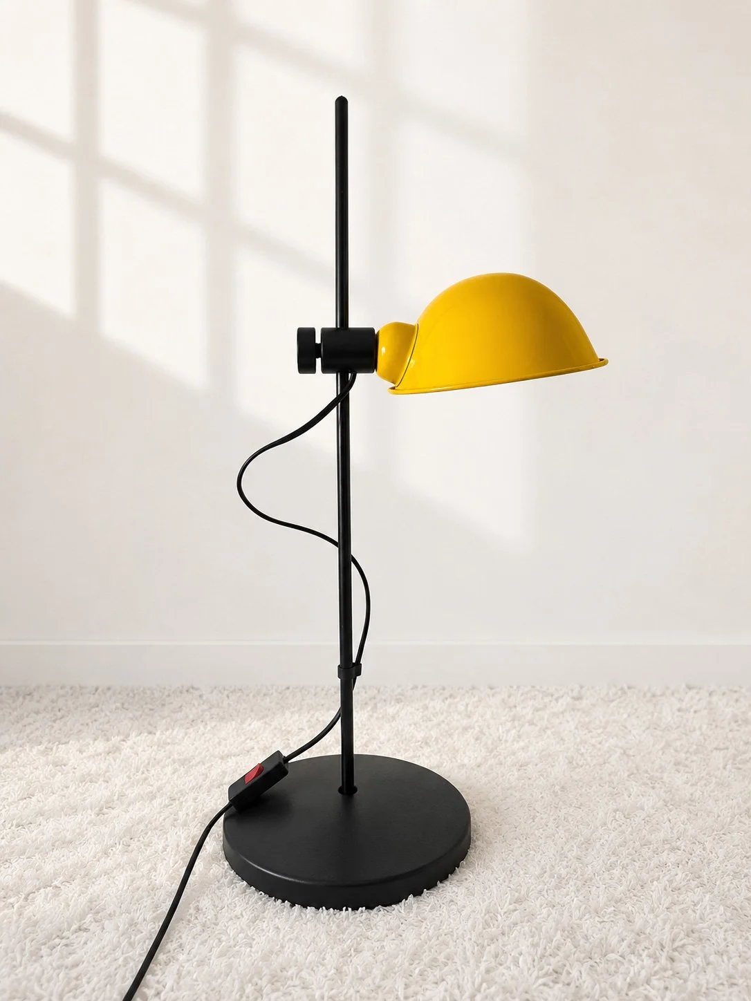 Lámpara de mesa modelo Mod amarilla. Años 80. Monda Lironda Vintage