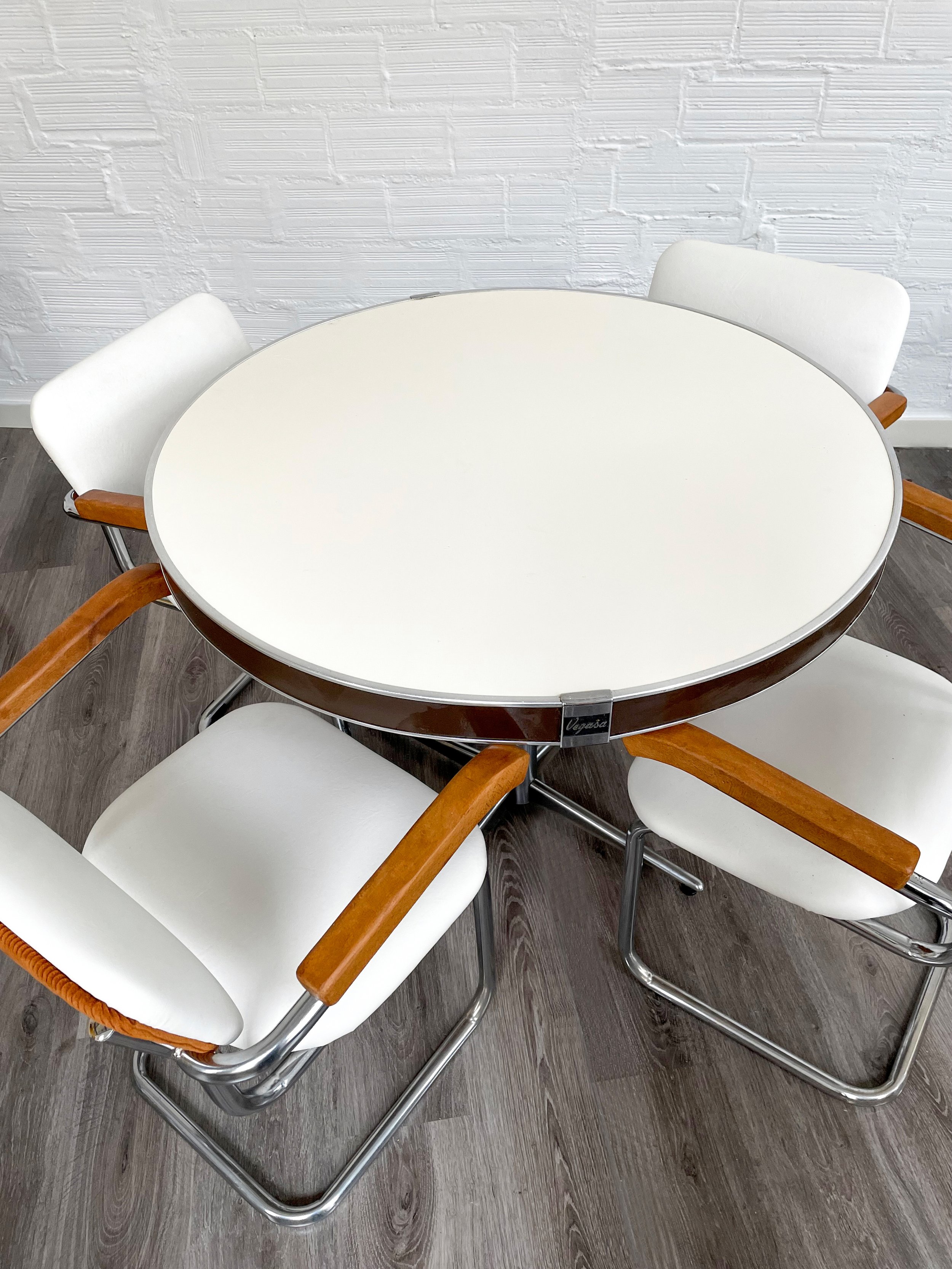 Mesa comedor redonda Vegasa. 60s. Monda Lironda Vintage