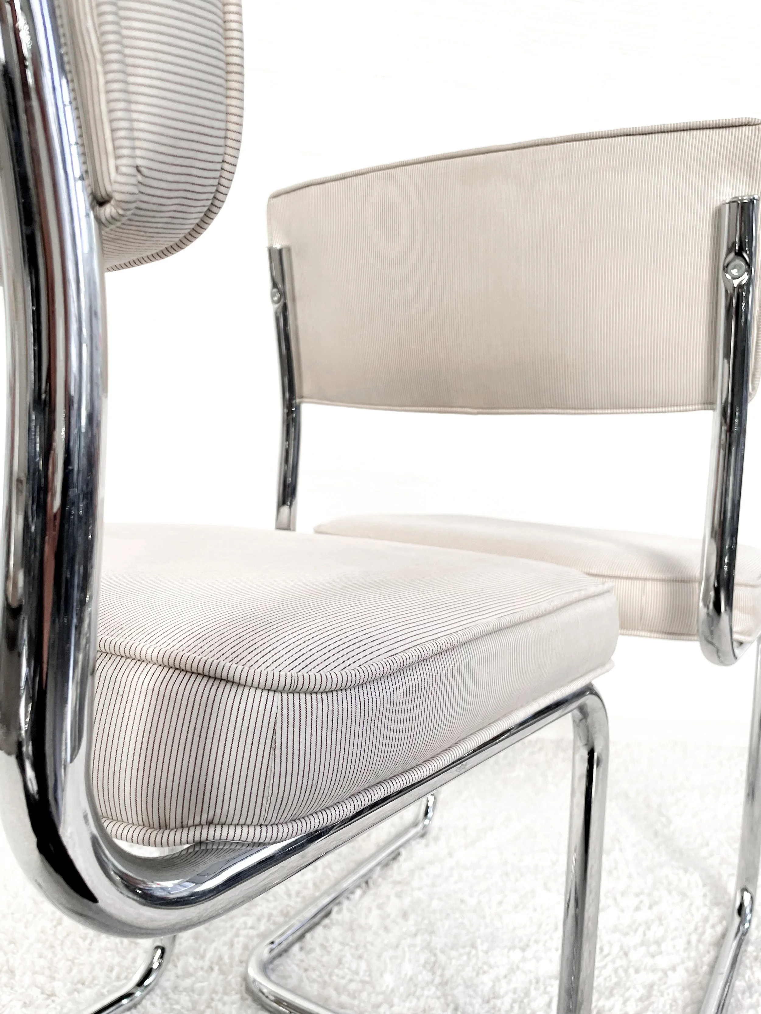 Silla comedor canteliever. 90s. Monda Lironda Vintage