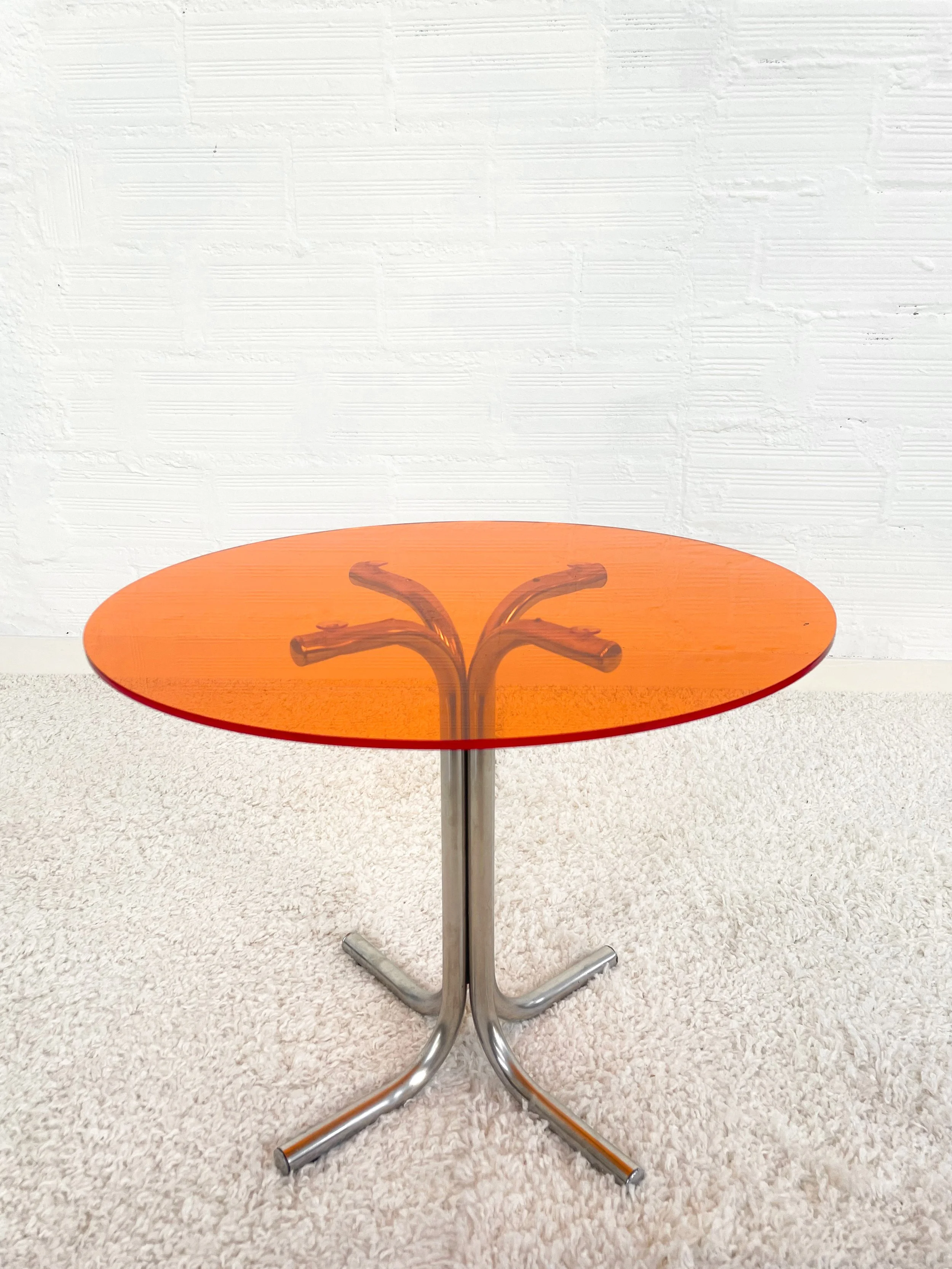 Mesa centro vintage. Sobre color naranja. 70s. Monda Lironda Vintage