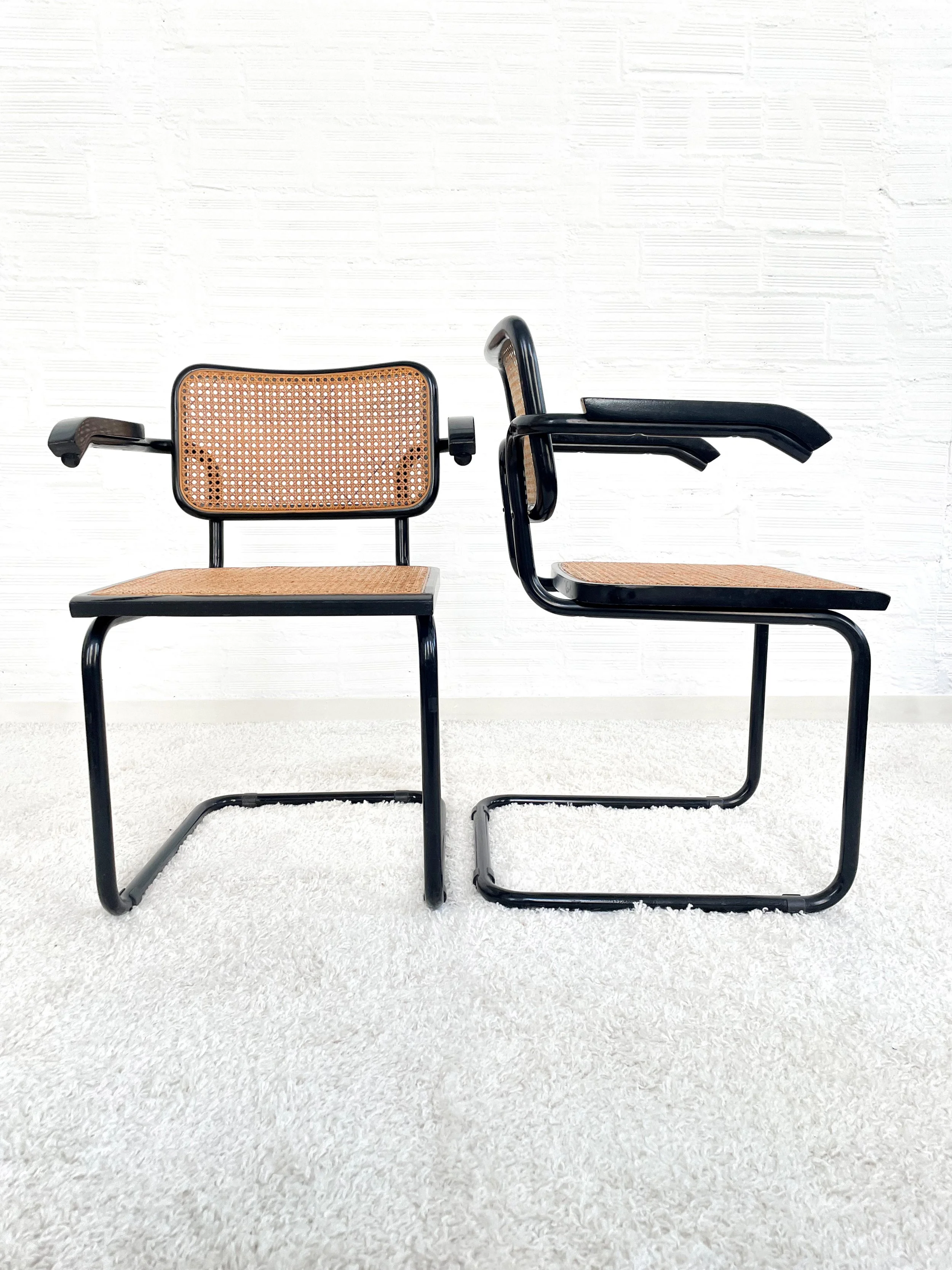 Silla Cesca B32. Estructura lacada en negro. Monda Lironda Vintage