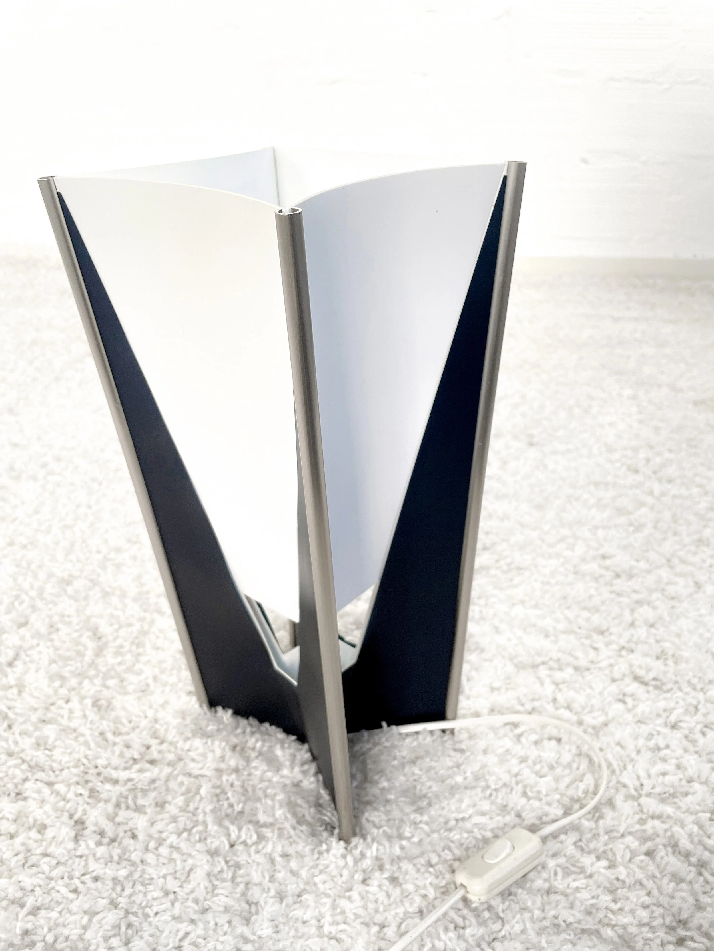 Lámpara de mesa Style para Knoll. Samuel Parker. 80s. Monda Lironda Vintage