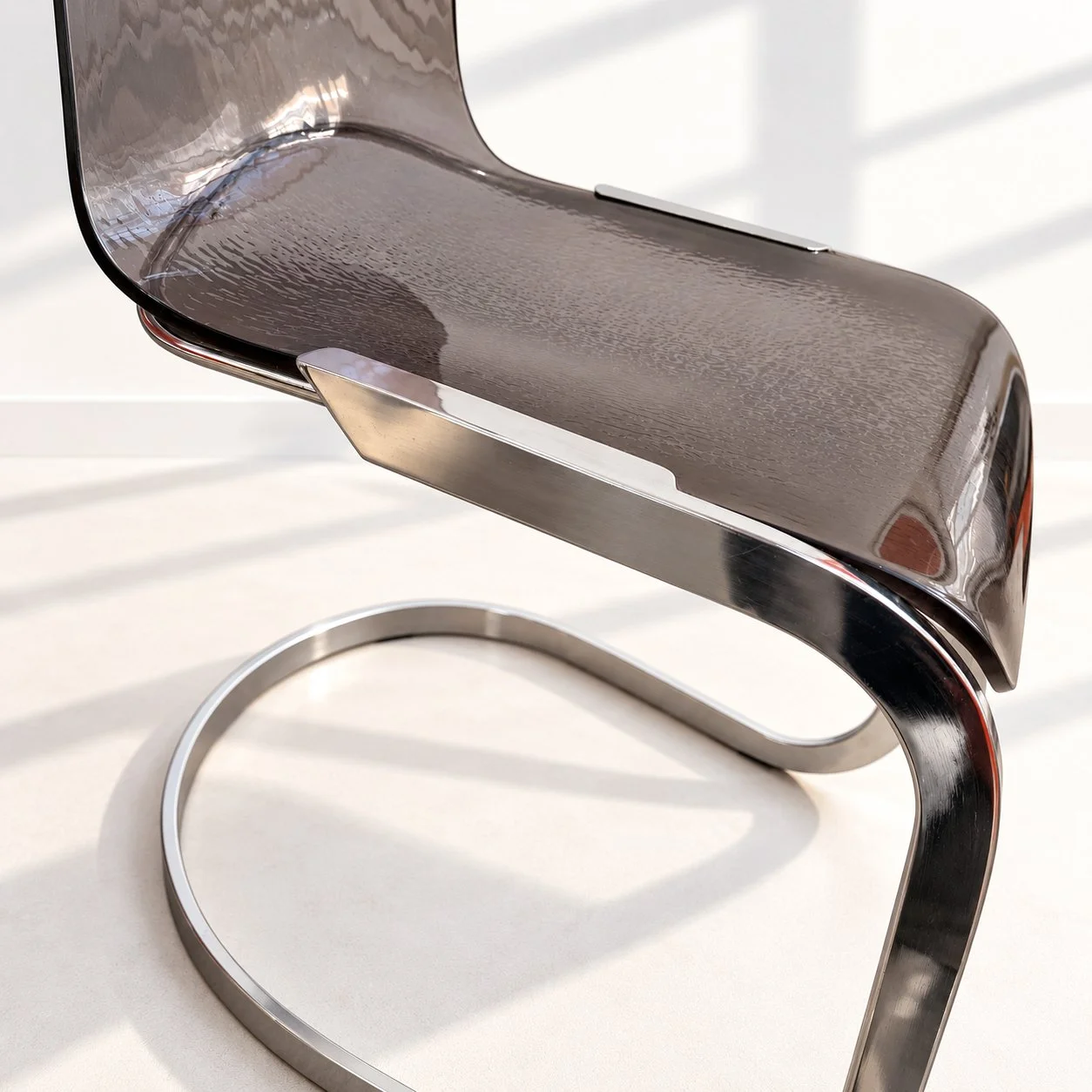 Sillas cantilever Roche Bobois. Años 70