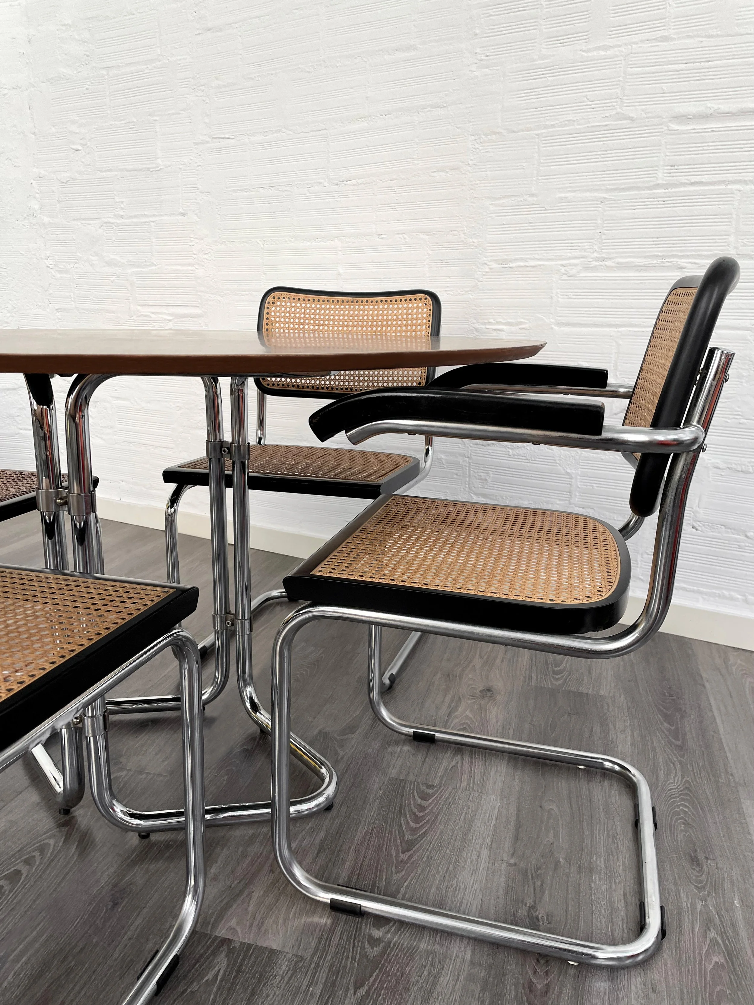 Mesa comedor Vintage. Sobre de madera maciza. 70s. Monda Lironda Vintage