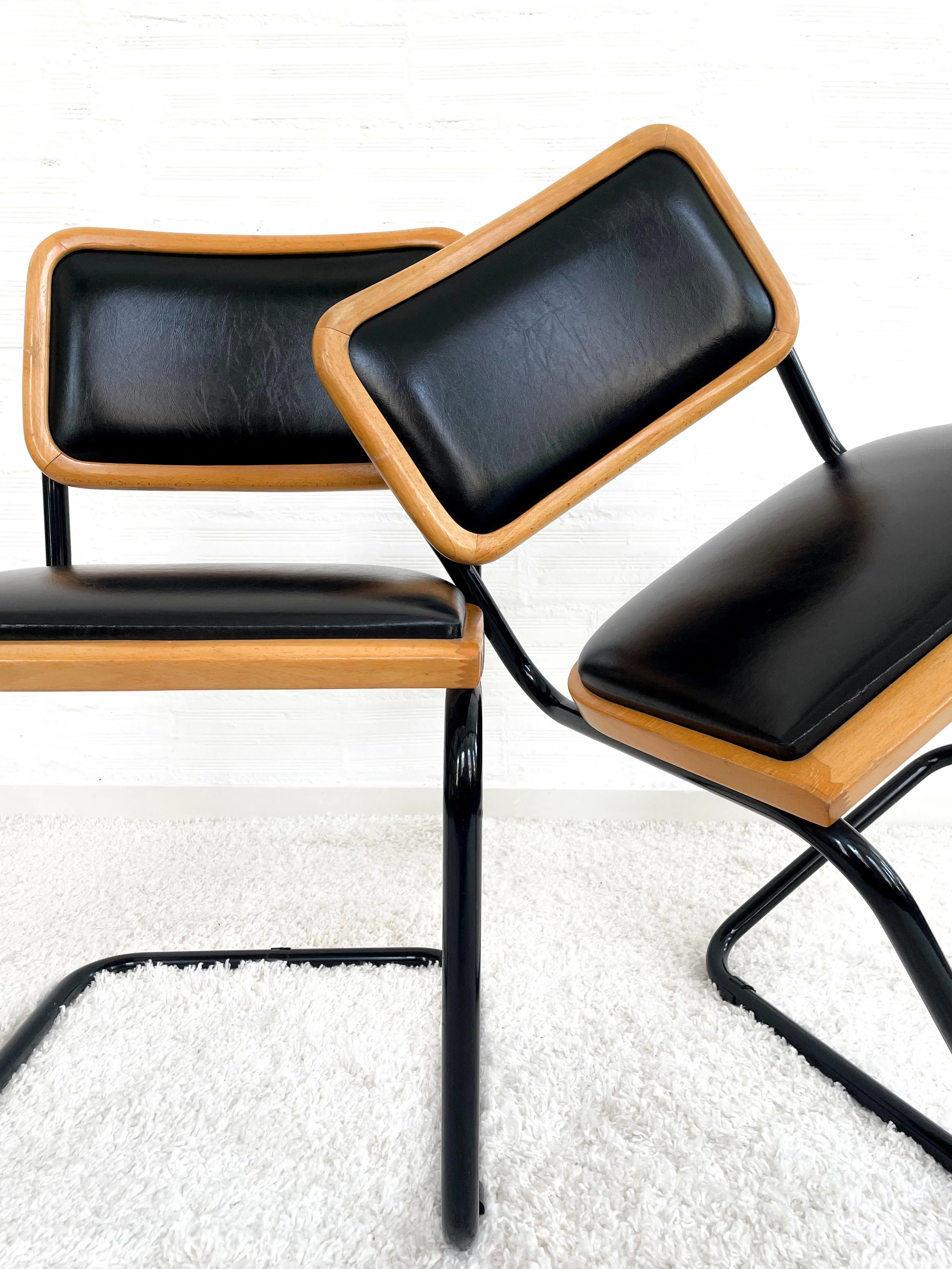 Silla Cesca B32. Tapizada y estructura lacada. Monda Lironda Vintage