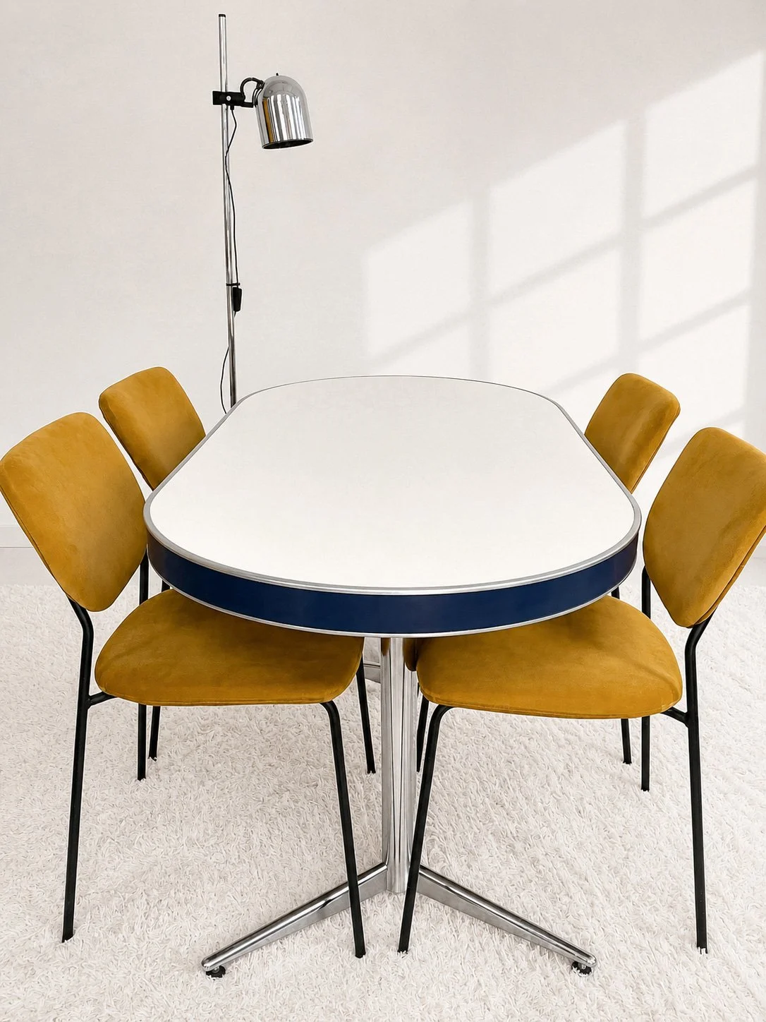Mesa comedor ovalada Vegasa. 60s. Monda Lironda Vintage