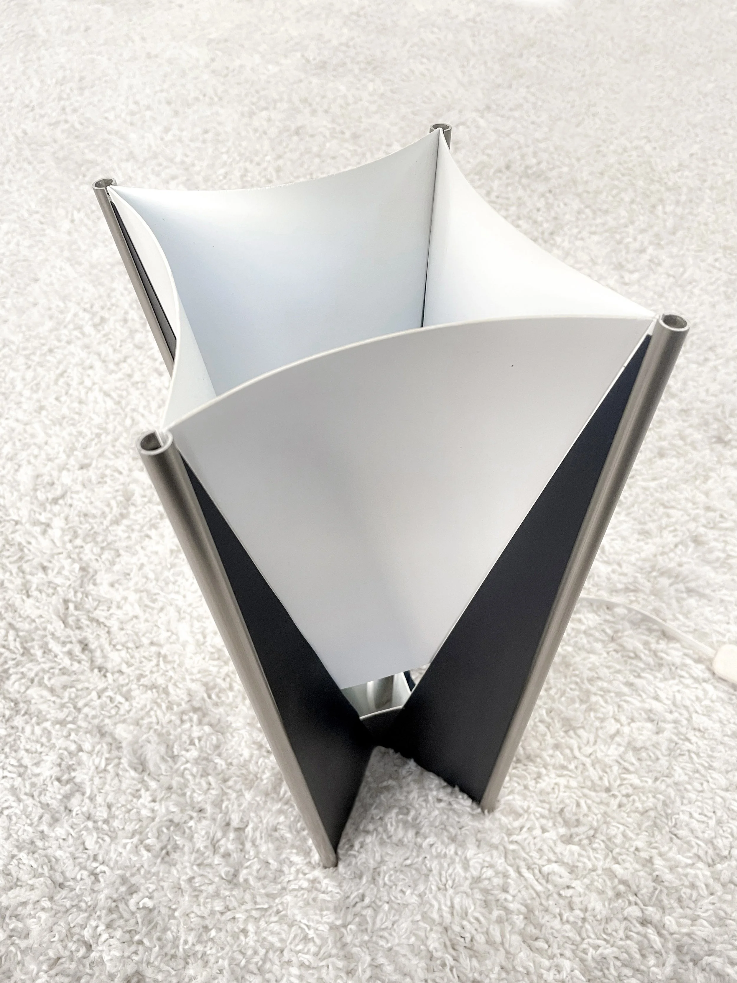 Lámpara de mesa Style para Knoll. Samuel Parker. 80s. Monda Lironda Vintage