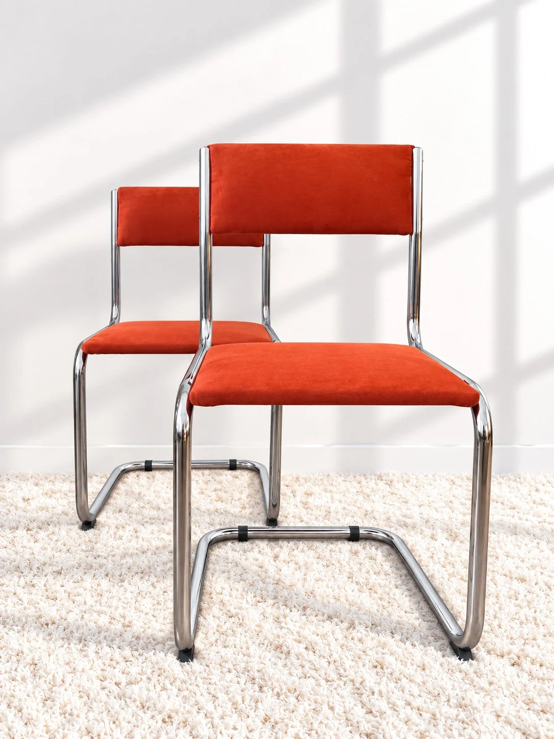 Sillas cantilever italianas de los años 70. Tapizado antelina color teja. Monda Lironda Vintage