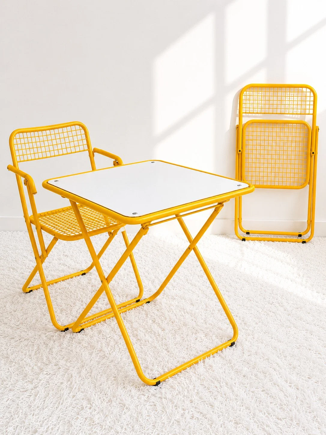 Set de mesa y dos sillas. Federico Giner. España 70s. Monda Lironda Vintage