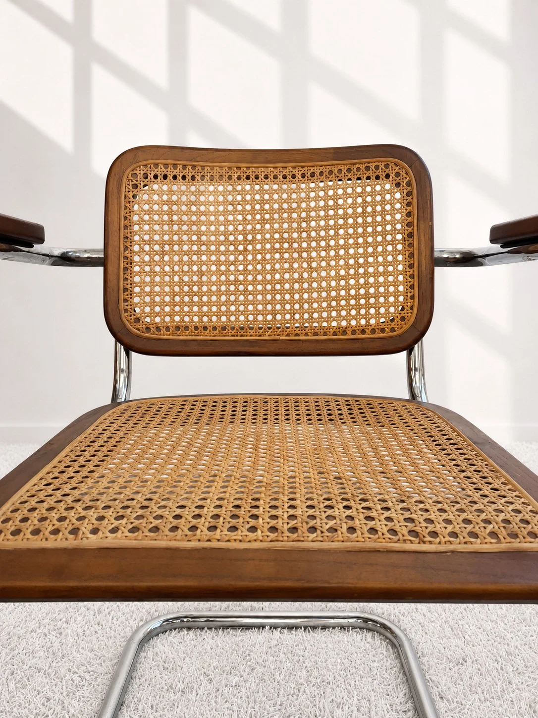 Silla cantilever estilo Cesca B64 en nogal y rejilla, años 70. Monda Lironda Vintage