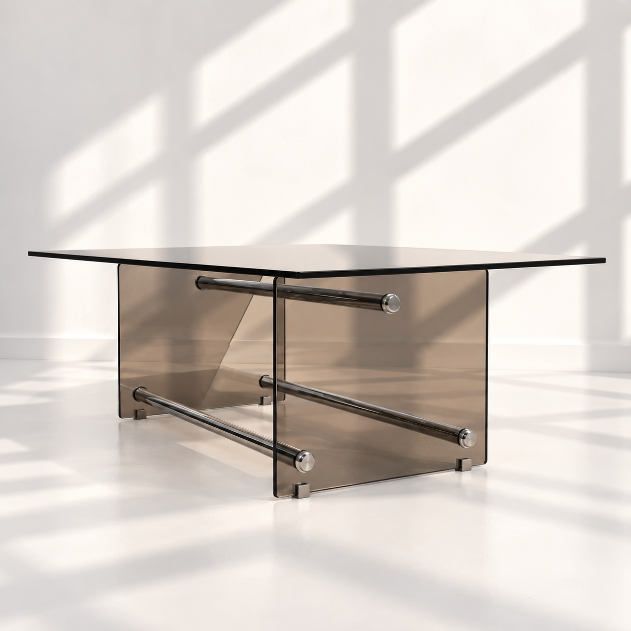 Mesa de centro italiana. Cristal ahumado. Circa 1970. Monda Lironda Vintage