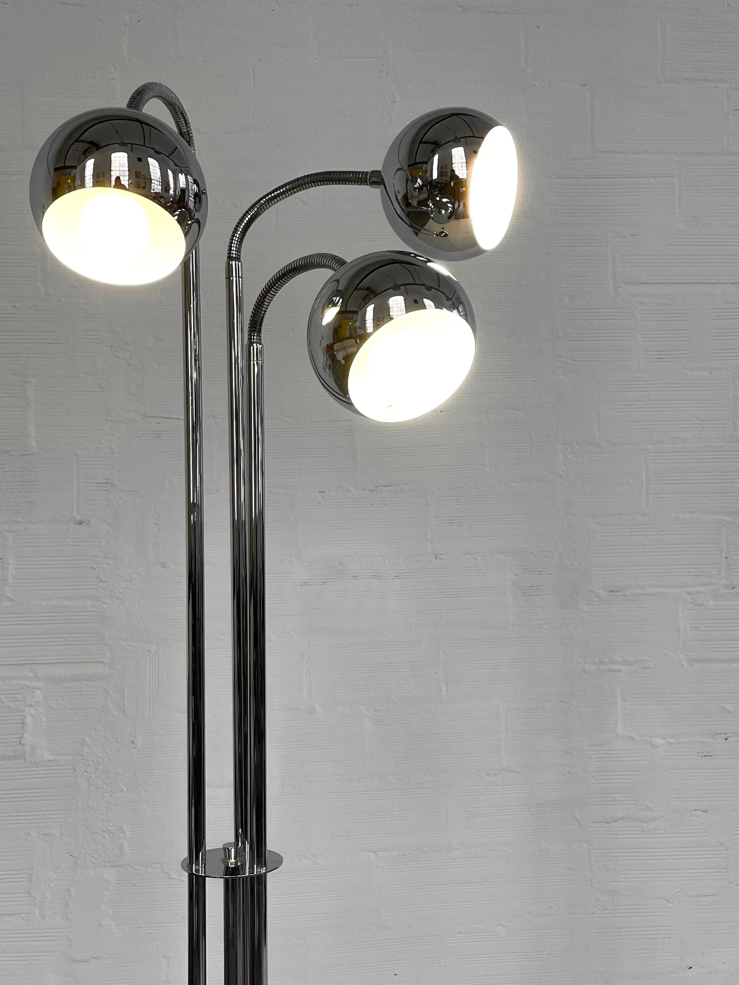 Lámpara de pie Eyeball. 3 focos. 80s. Monda Lironda Vintage