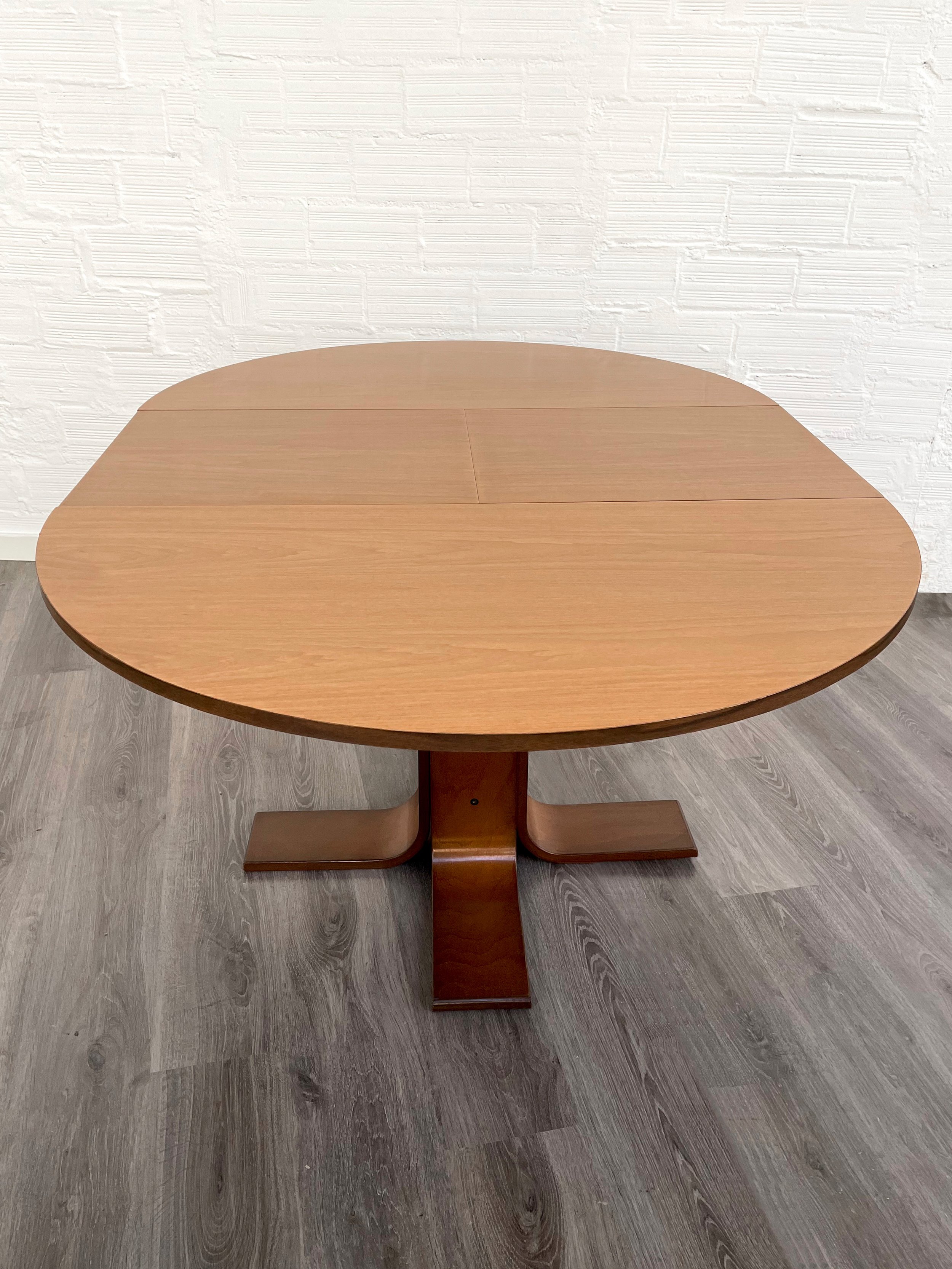 Mesa comedor extensible. Madera maciza. 60s. Monda Lironda vintage