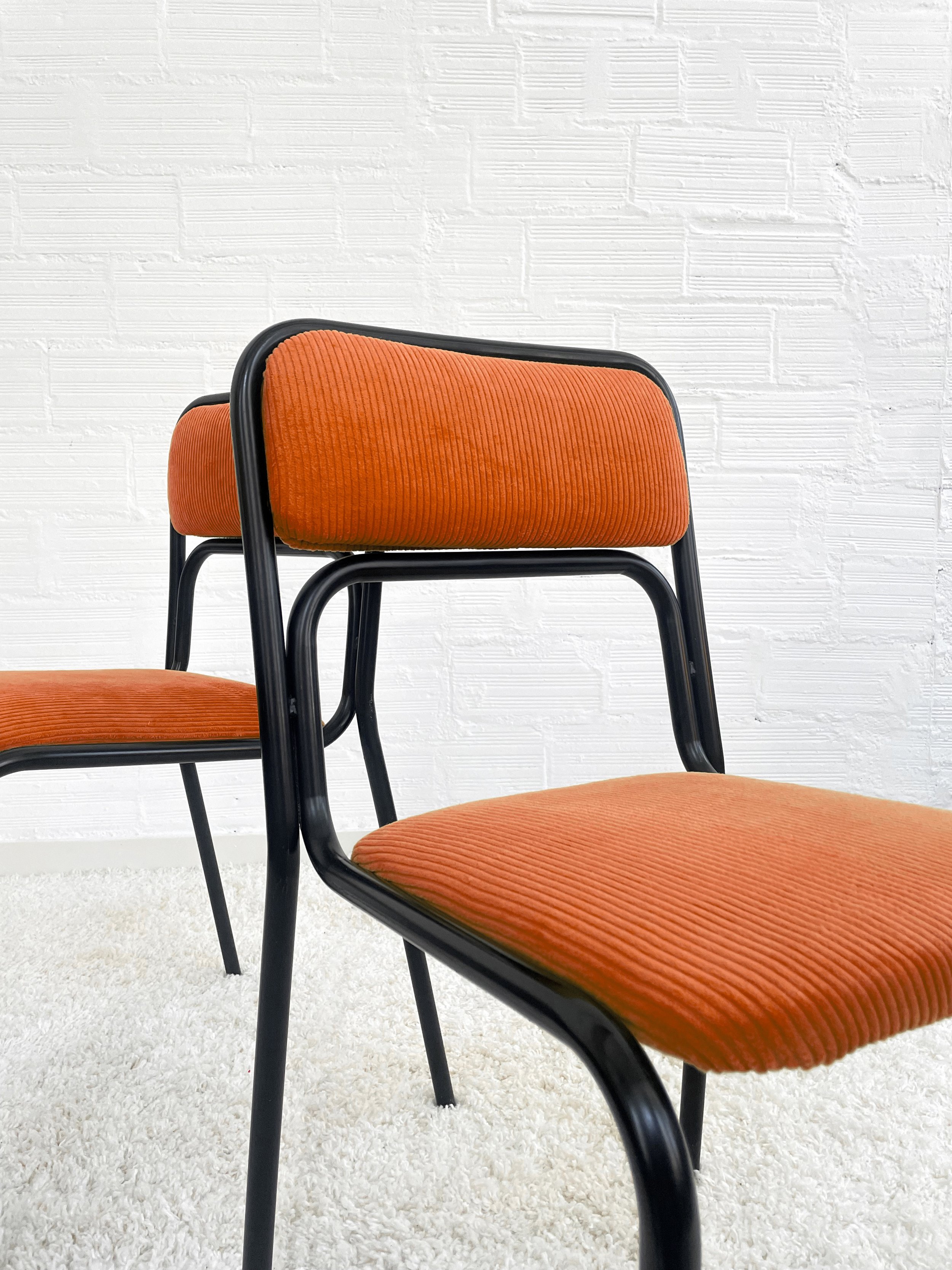 Sillas Bauhaus de los años 70. Italia. Tapizado pana naranja. Monda Lironda vintage