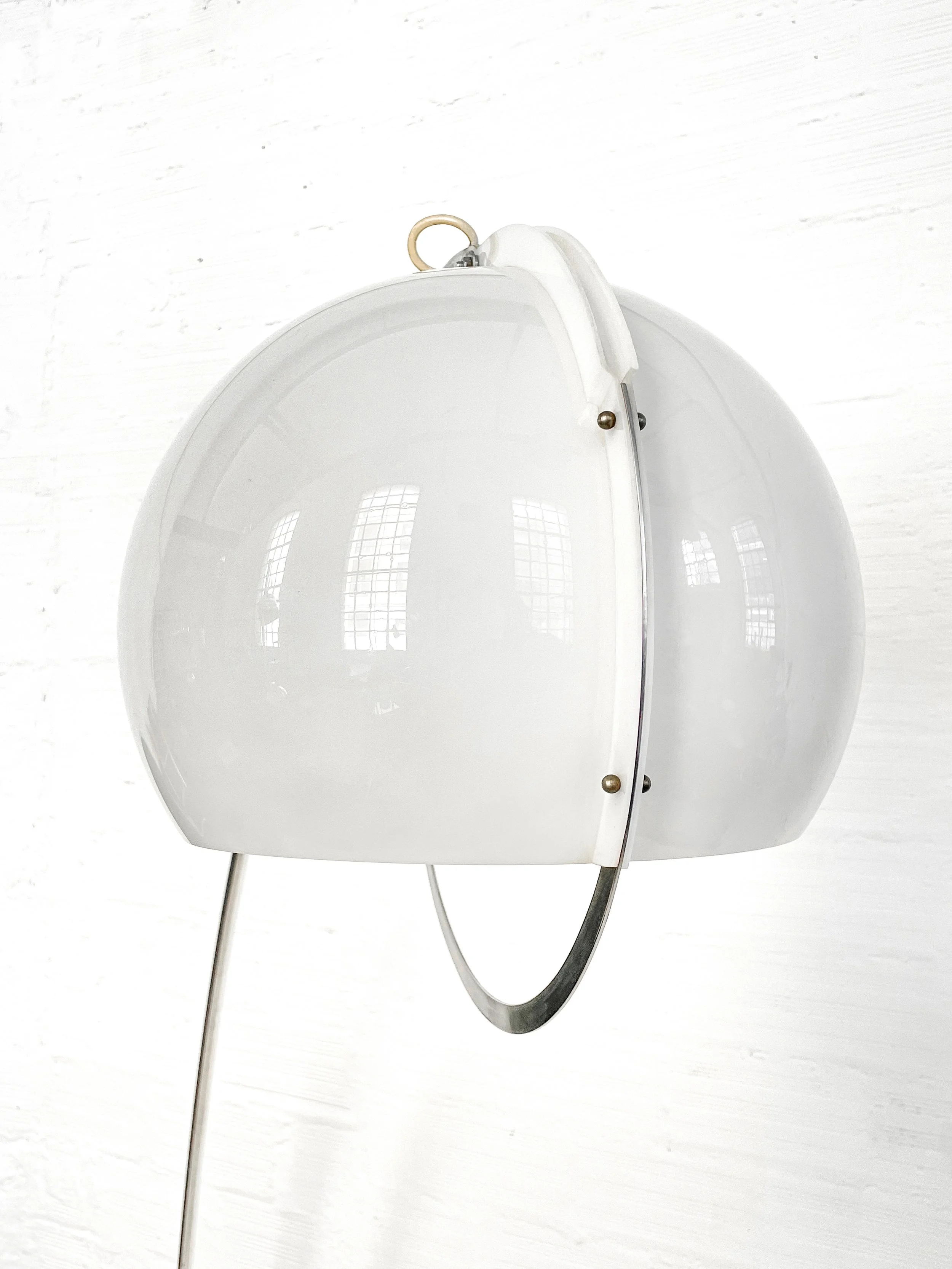 Lámpara de arco modelo Bow de Guzzini, Italia, circa años 60. Monda Lironda Vintage