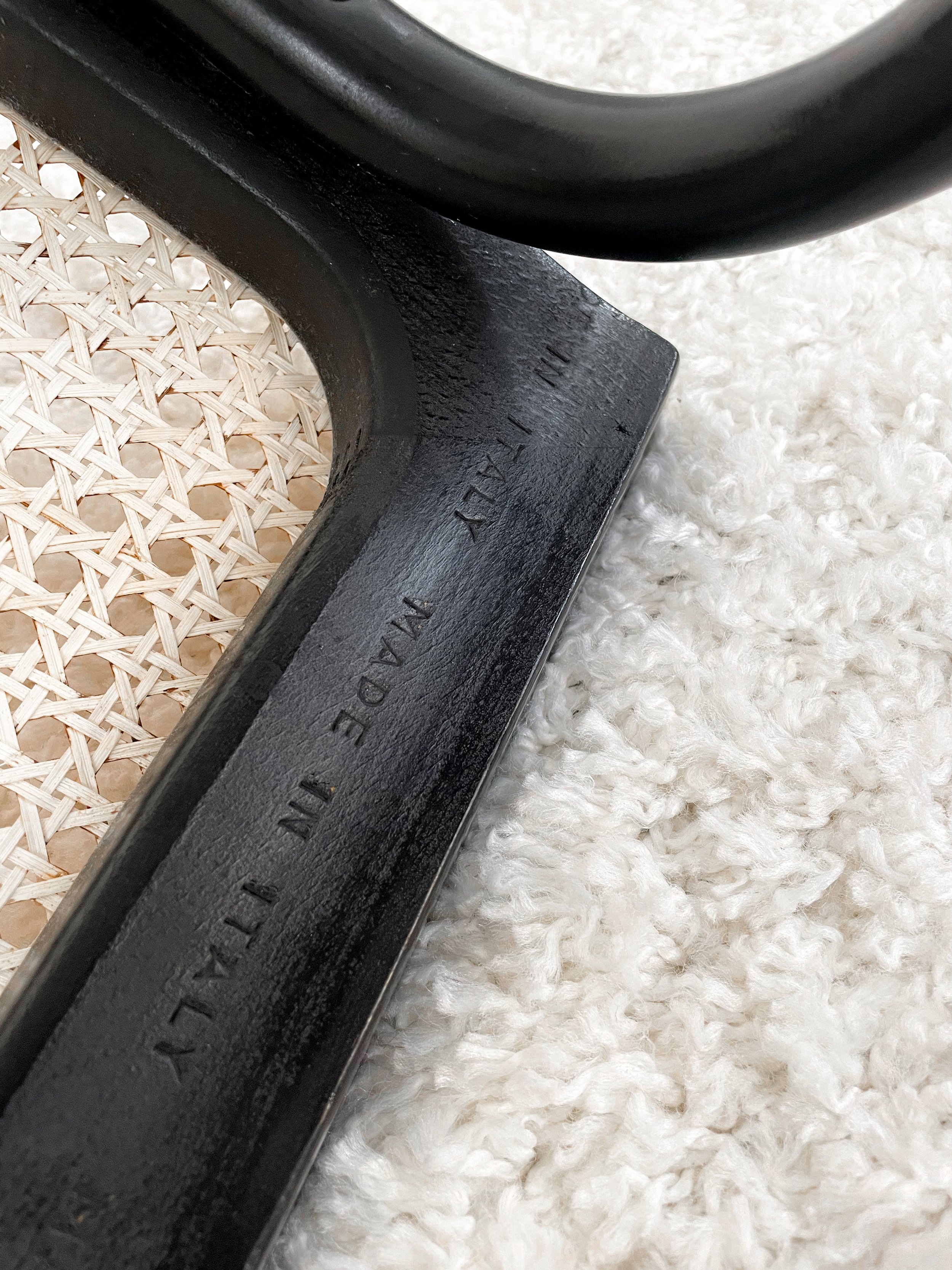 Silla Cesca B32. Estructura color negro. Italia 90s. Monda Lironda Vintage